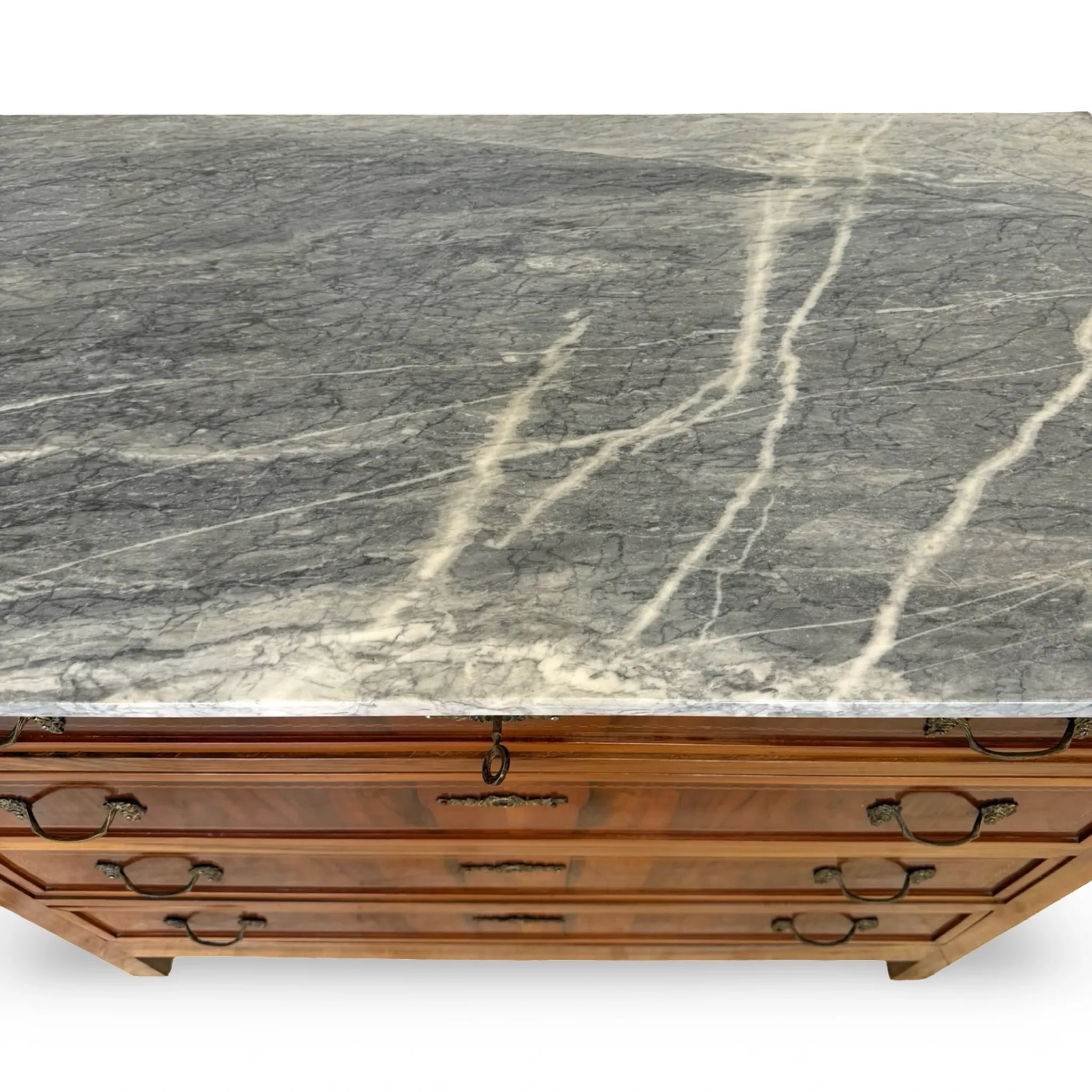 Elegant antique chest of drawers, dating to the early 20th century, ci