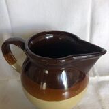 Beaked pitcher