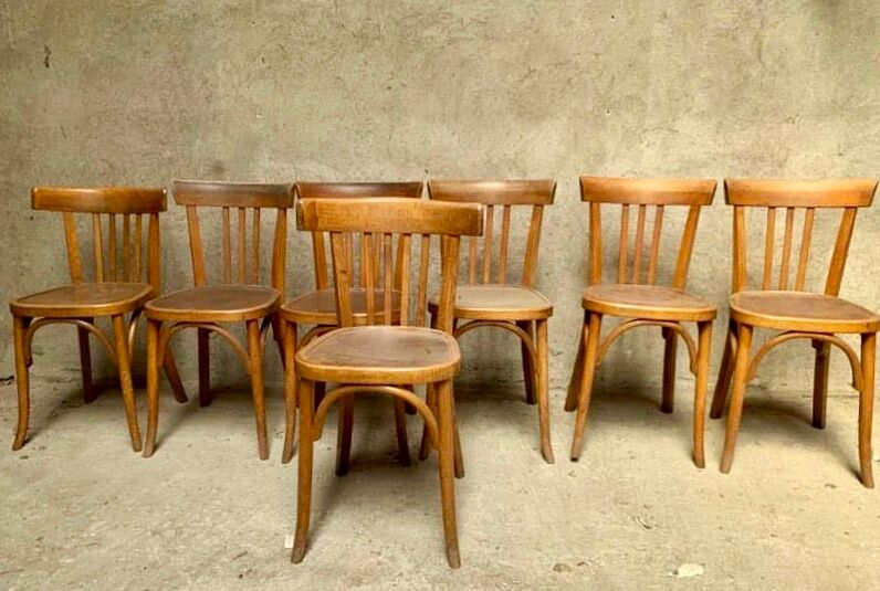 Series lot of 7 old bistro chairs in vintage curved wood