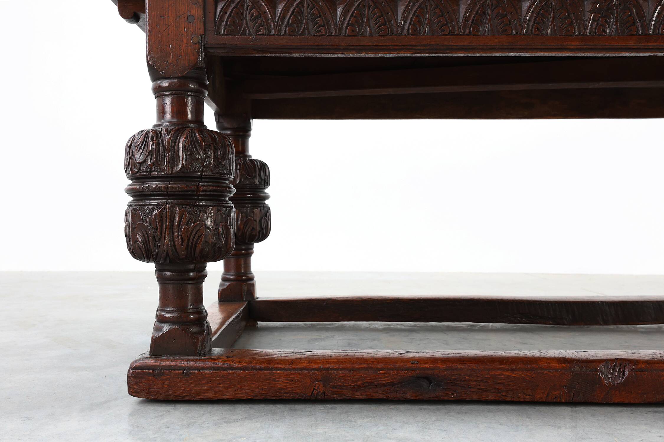 Large 17th‑Century Extendable Oak Dining Table, France