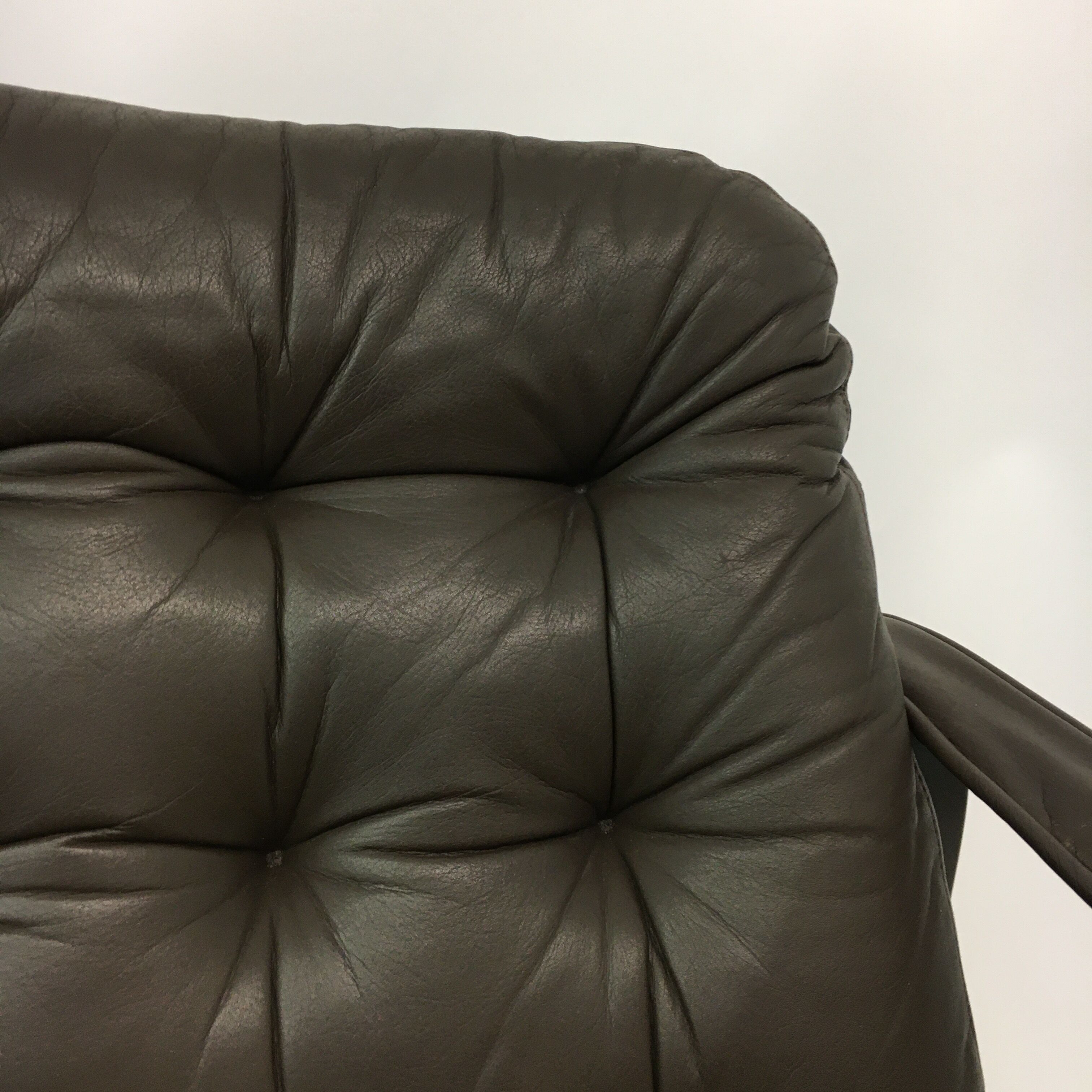 Mid-century safari lounge chair design by Oy Bj Dahlqvist ab, Finland, 1970s