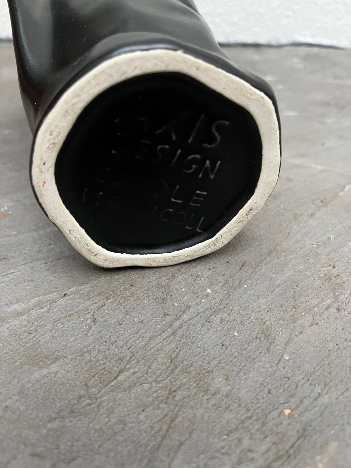 Vintage design vase signed Carol mc Nicoll, publisher stamp