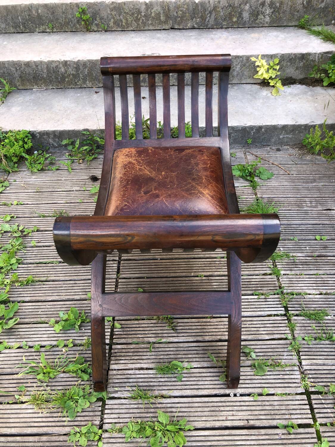 Leather curule chair