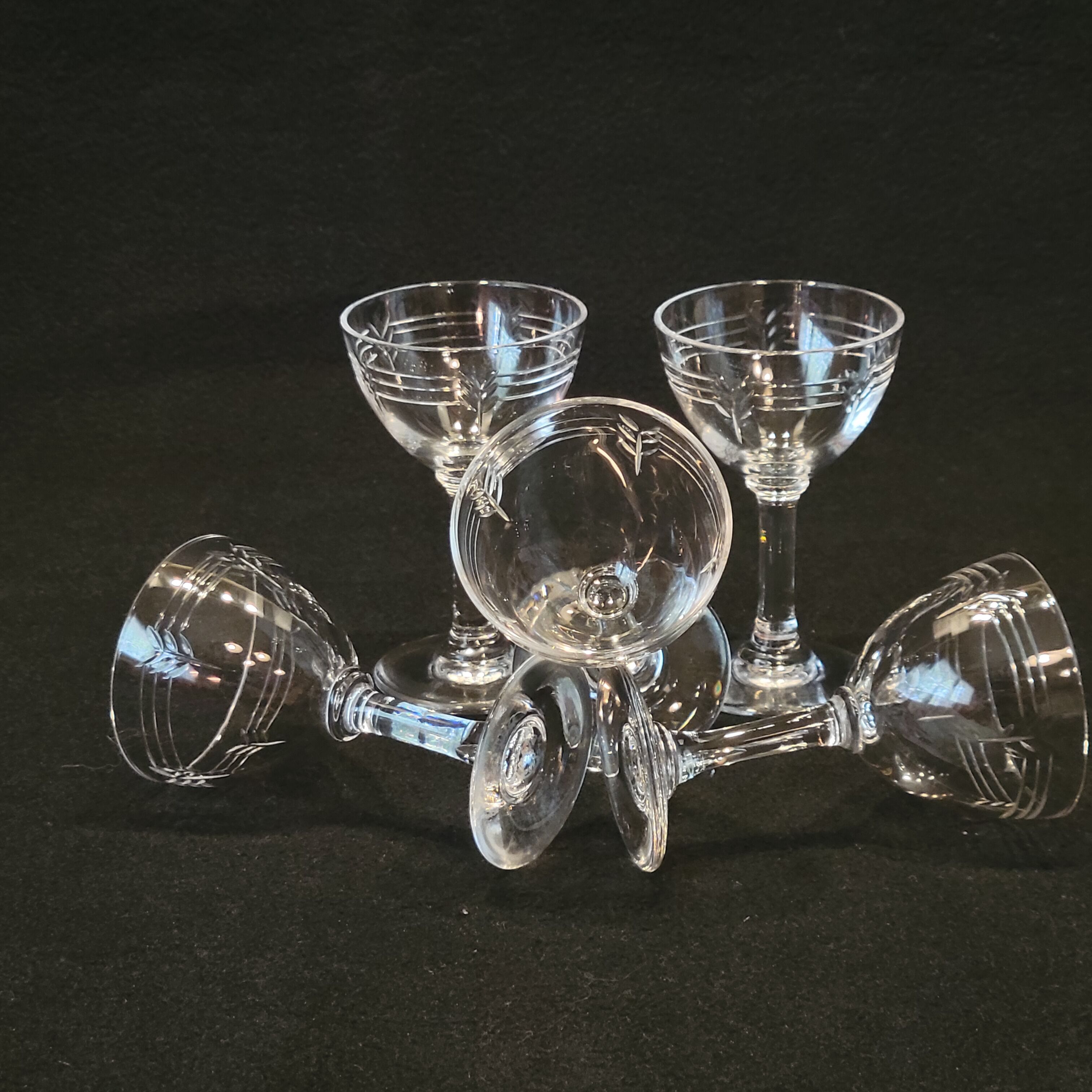 5 Old Small Liqueur Glasses In Engraved Baccarat Crystal