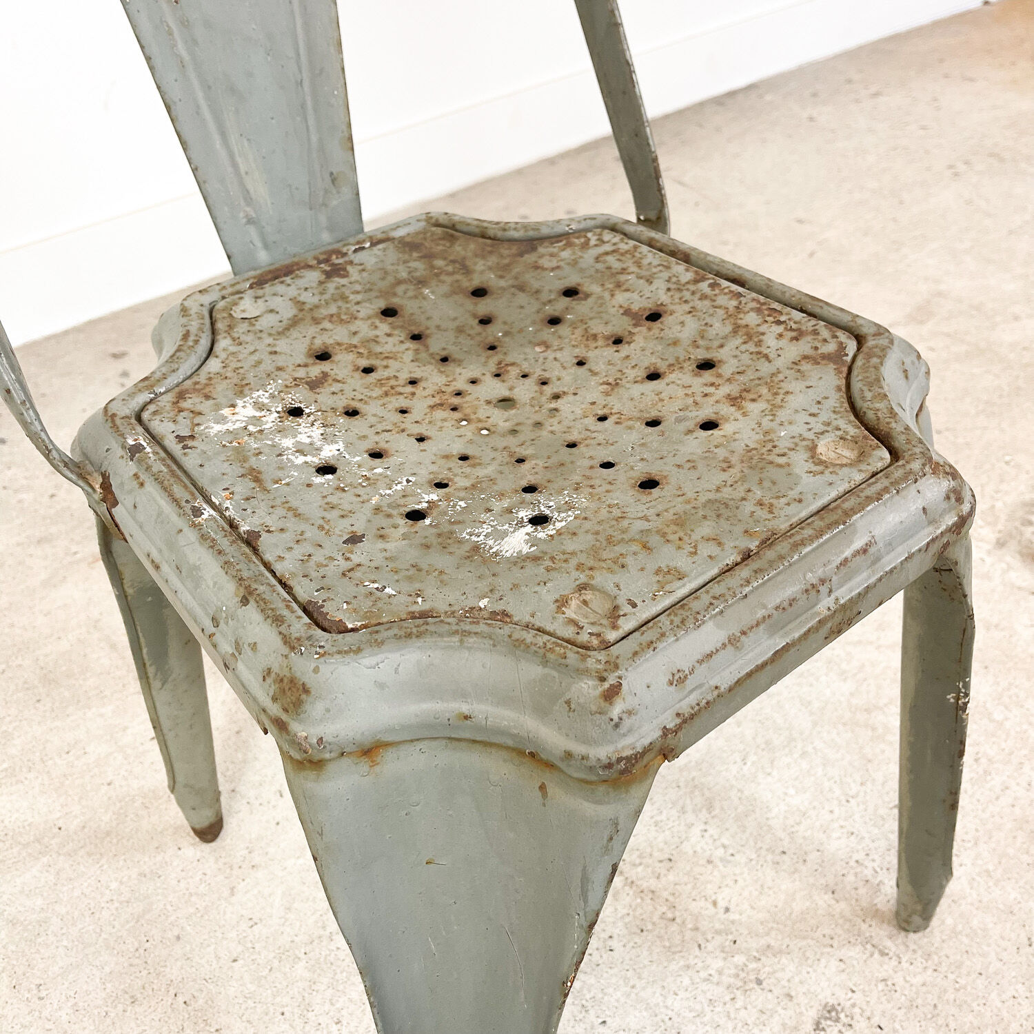 Chaise de bistro fibrocit industriel
