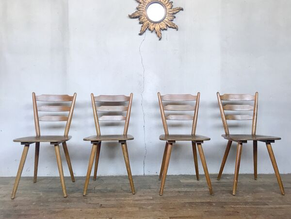 Série de 4 chaises scandinave ou bistrot en bois vintage