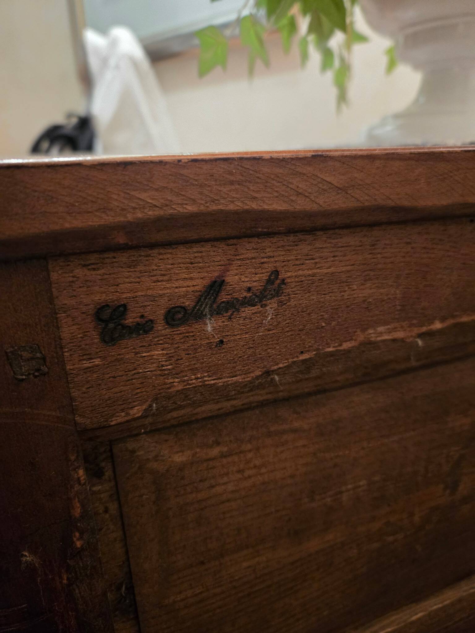 Commode dite Perruquière, Style Louis XV