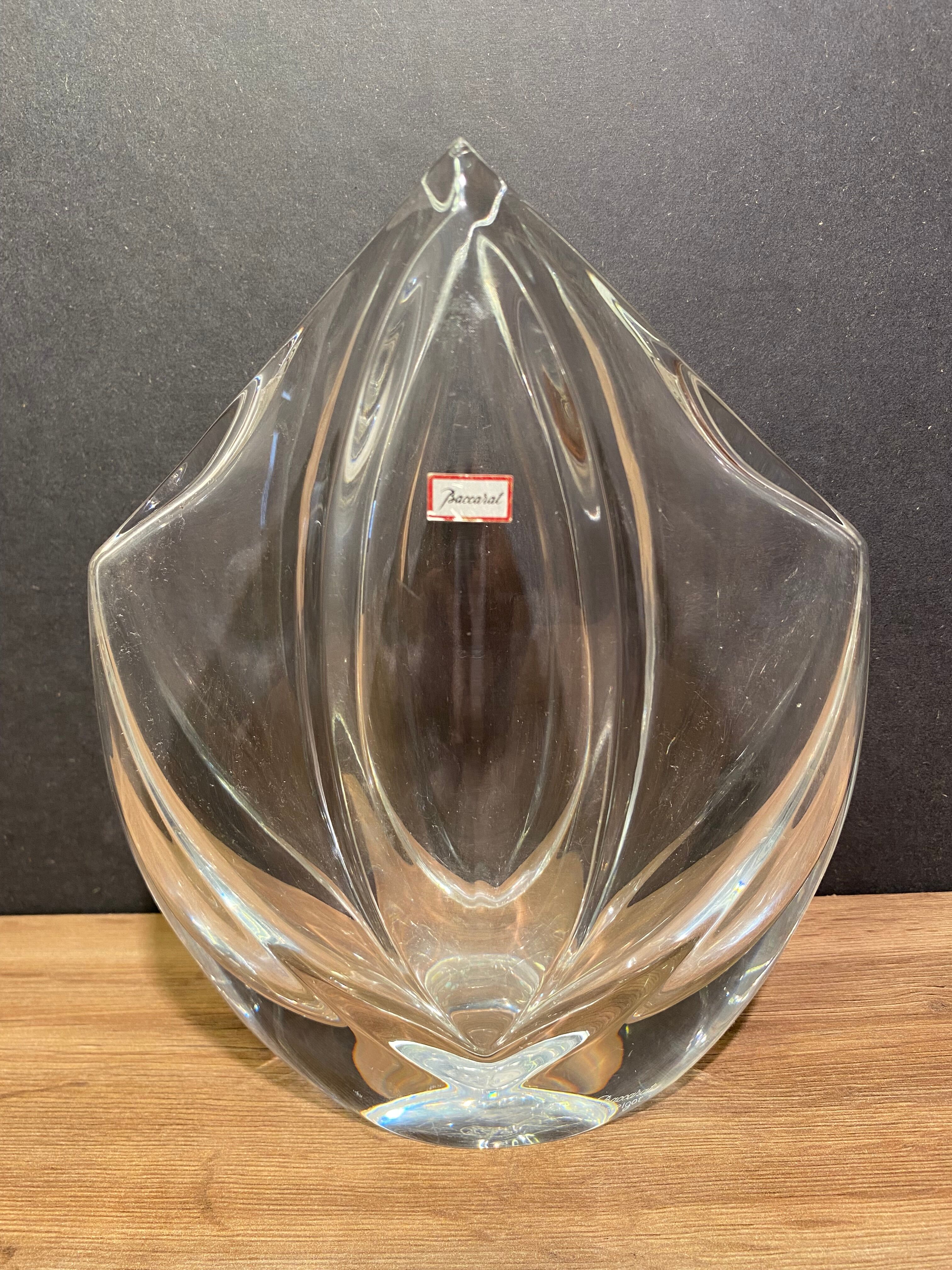 Stylized crystal vase signed Baccarat