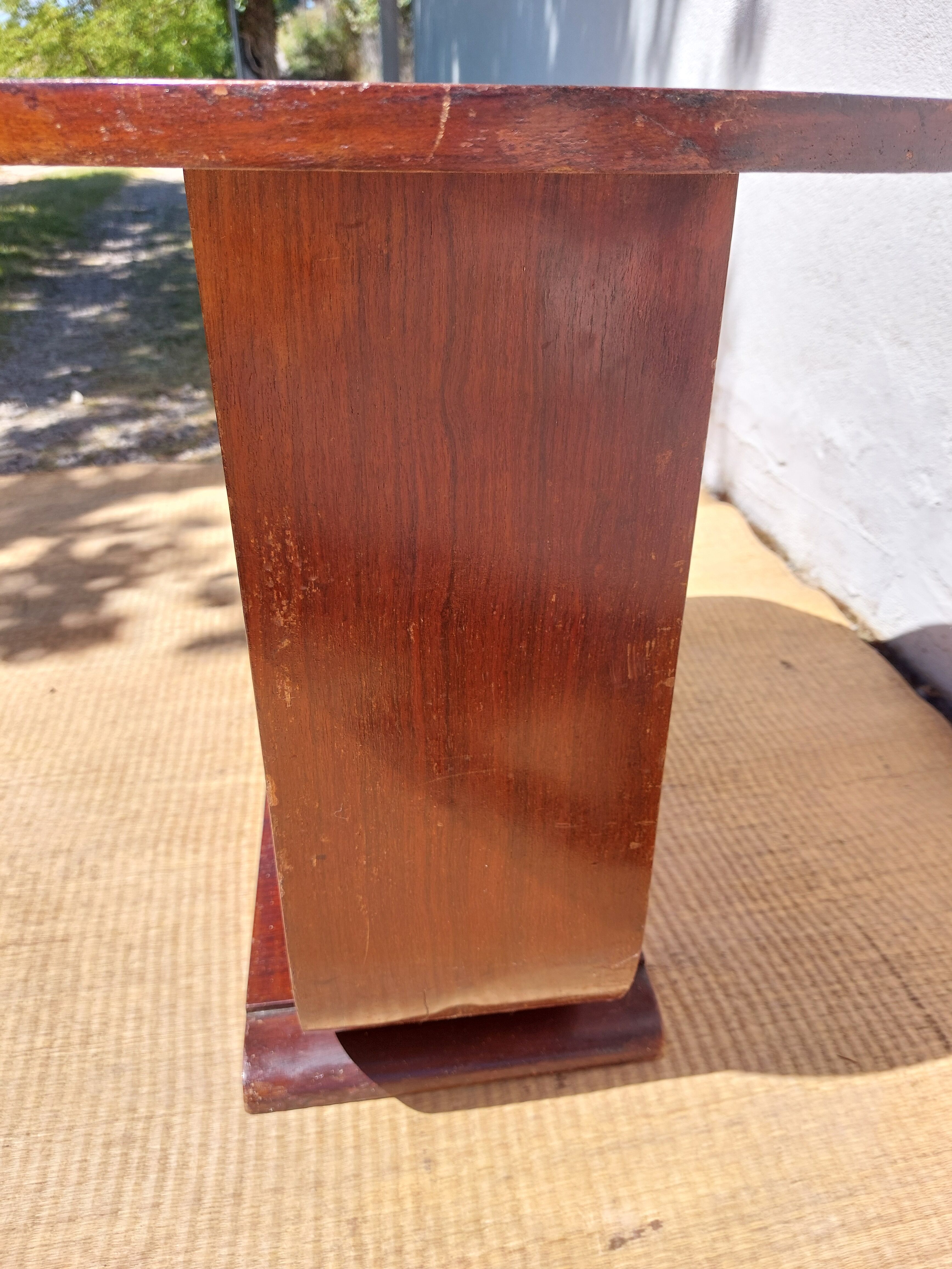 round pedestal table, Art Deco