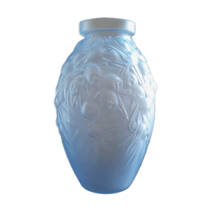 Vase au pin maritime en verre bleu,