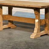 Monastery-style table
