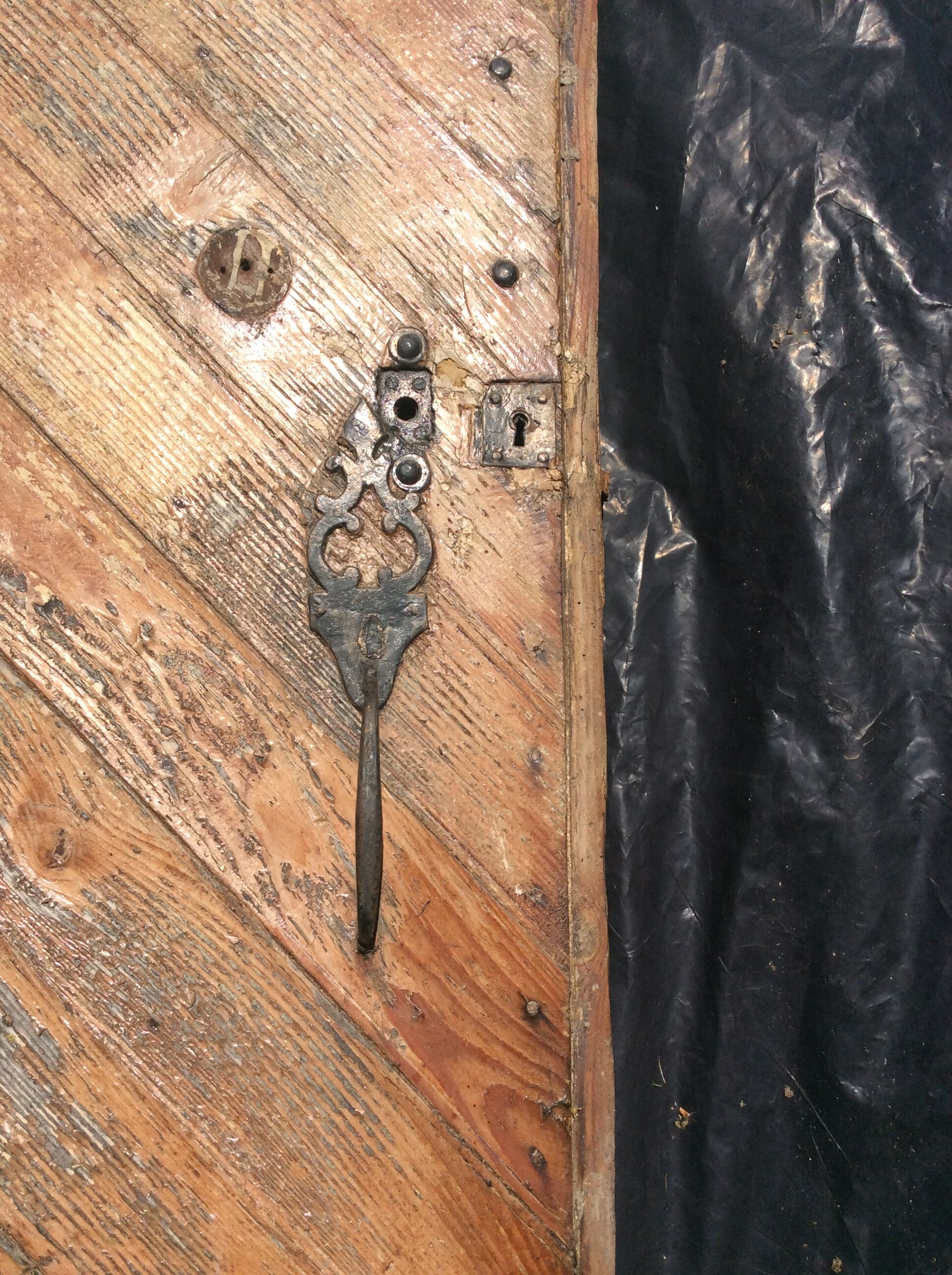 Old gate late 18th of chateau