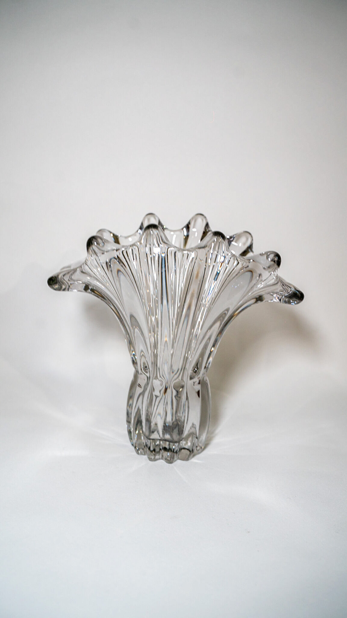 Transparent vintage corolla vase in woven Italian crystal, 50s