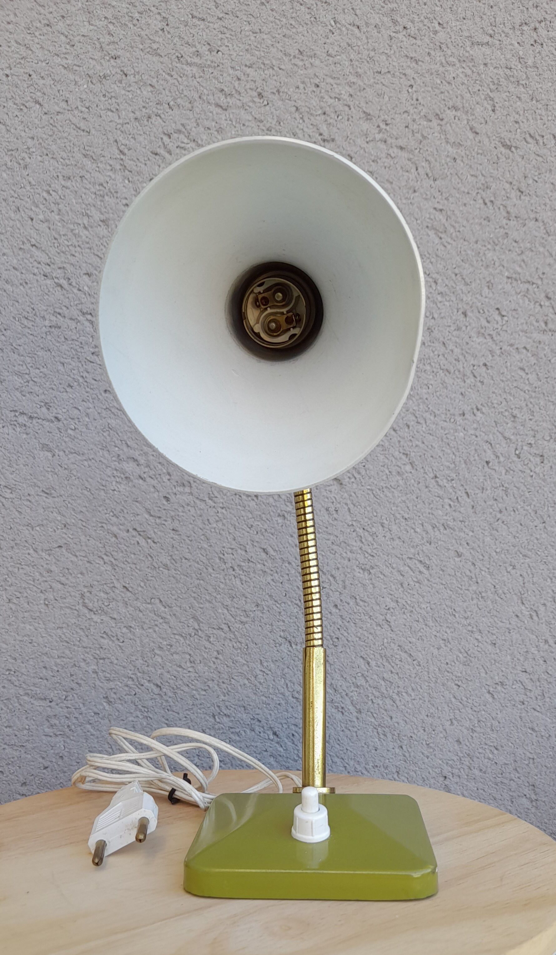 Green casserole lamp