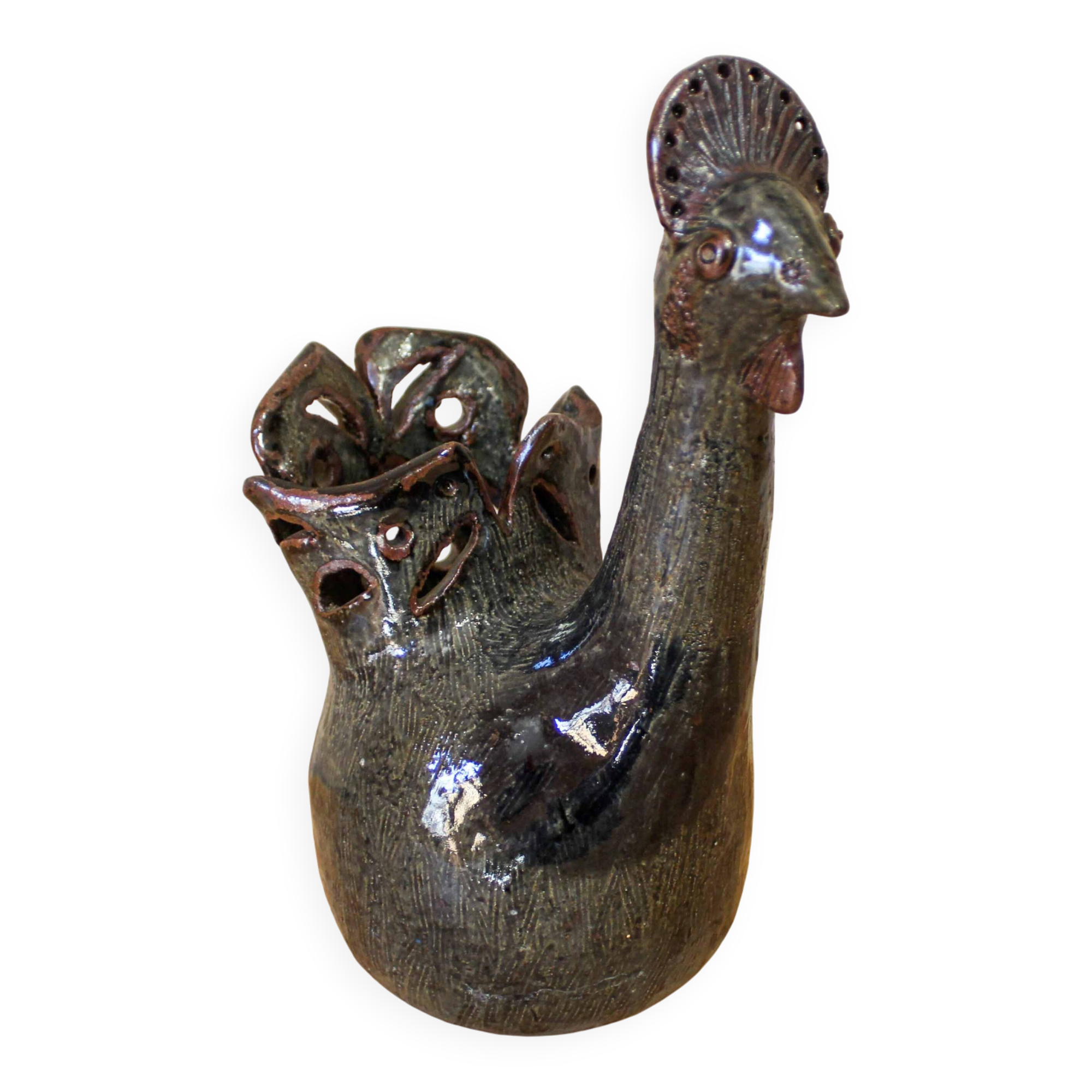 Ceramic vase in the shape of a hen