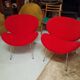 Paire de fauteuils rouges