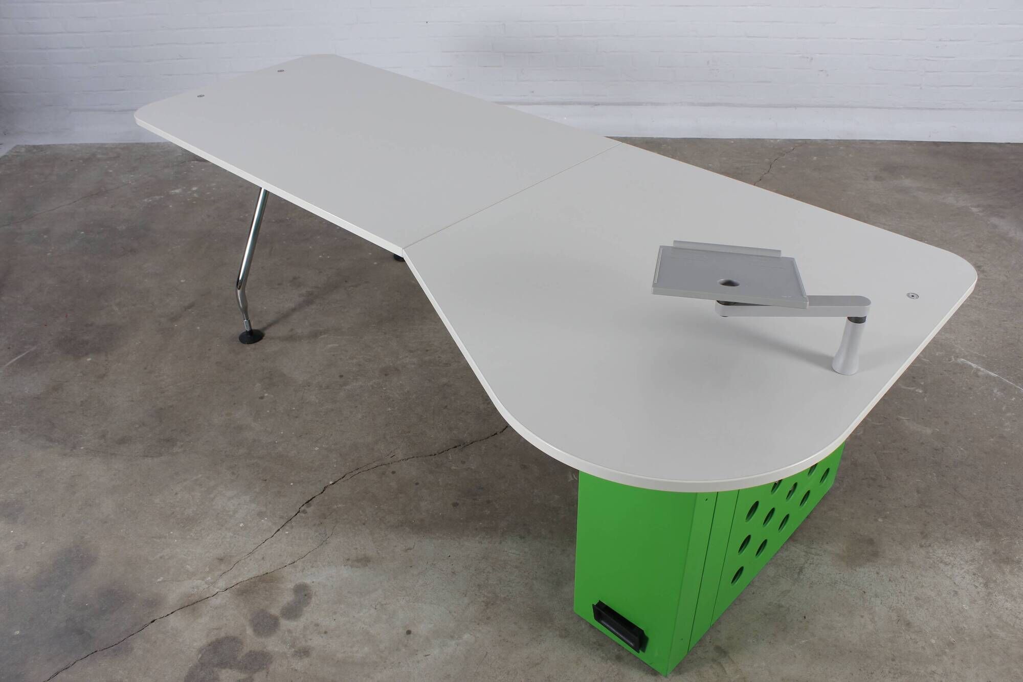 Vitra desk office table conference table Ad Hoc Citterio