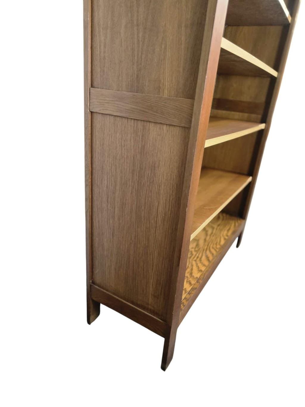 Vintage wooden library/cabinet/display case