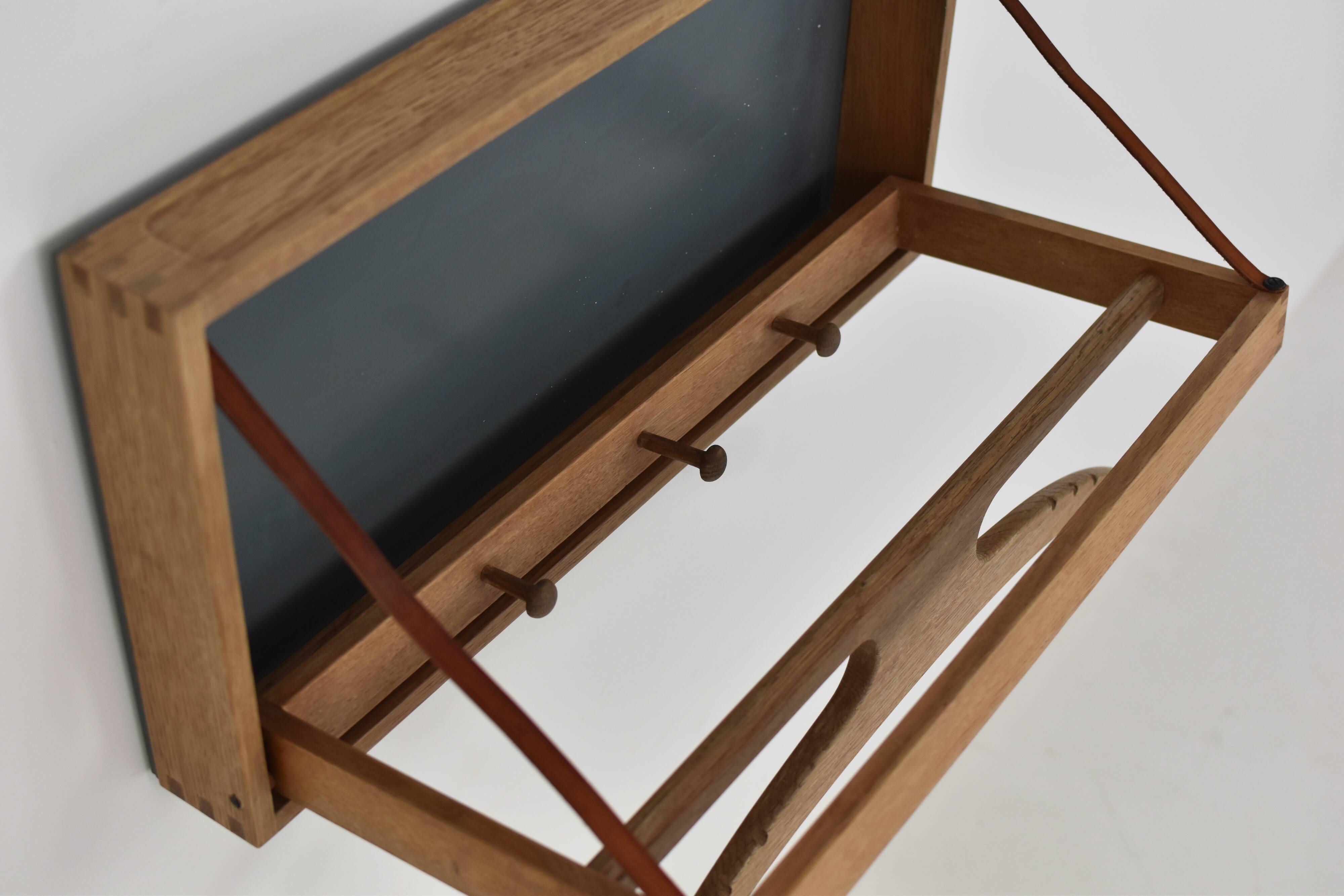 Valet mural d'Adam Hoff & Poul Østergaard pour Virum Møbelsnedkeri, Danemark 1963.