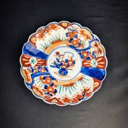 Imari porcelain plate with Japanese-style floral decoration, late 19th century