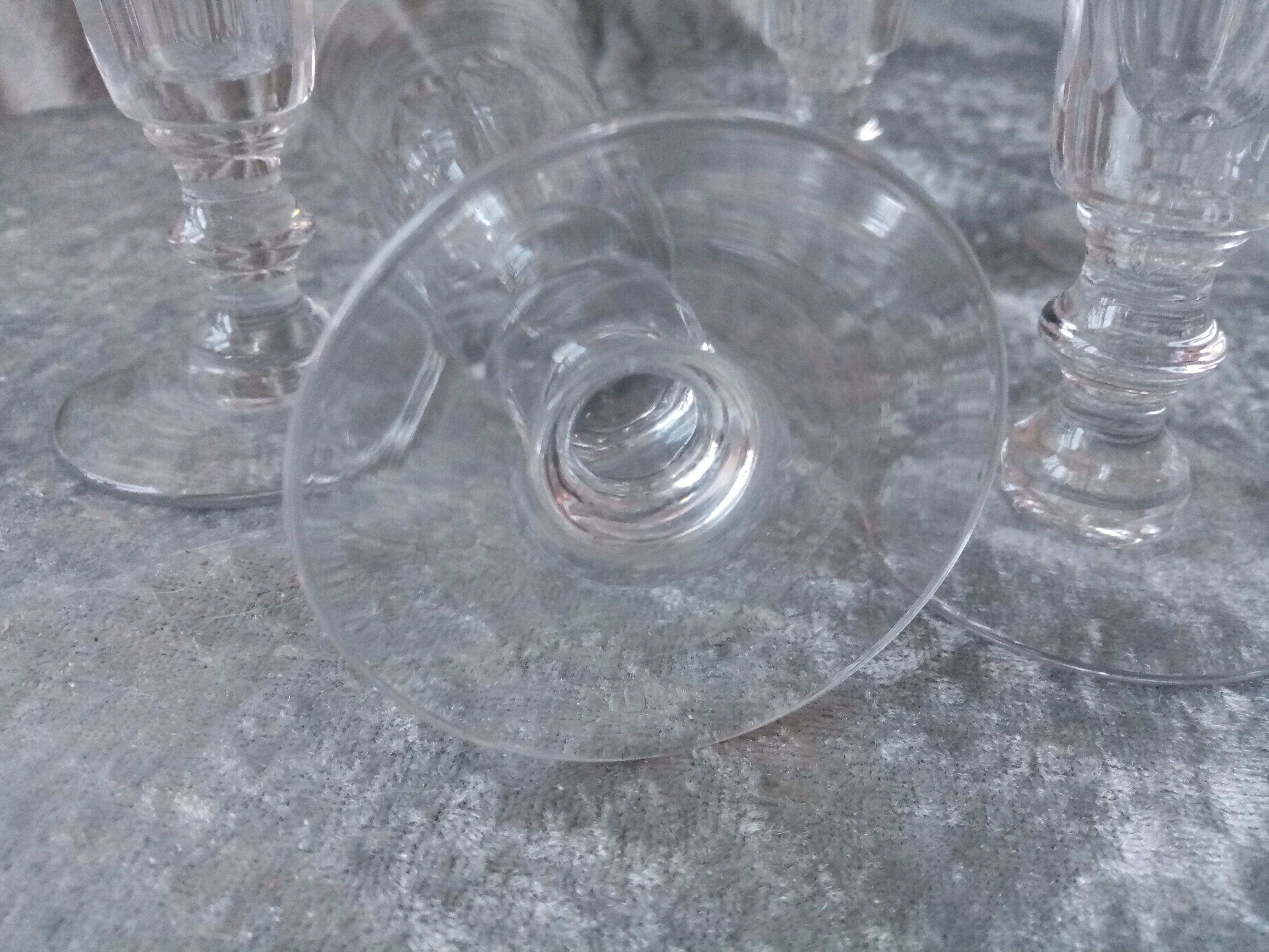 Series of 6 champagne flutes flat sides in baccarat crystal