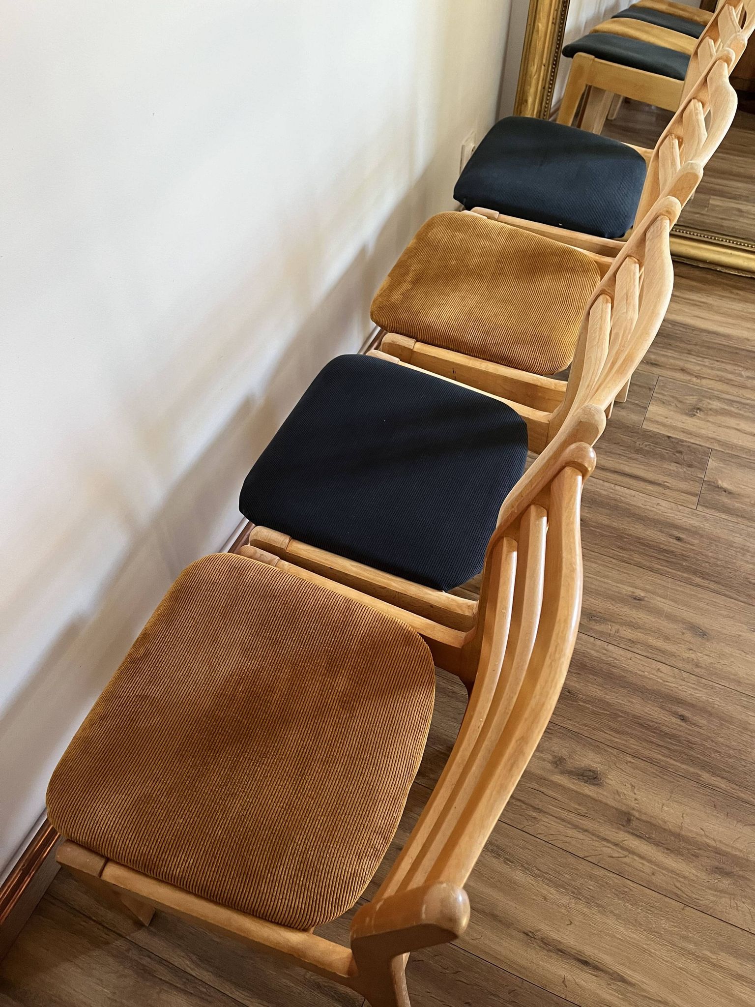 Set of 4 ribbed fabric chairs