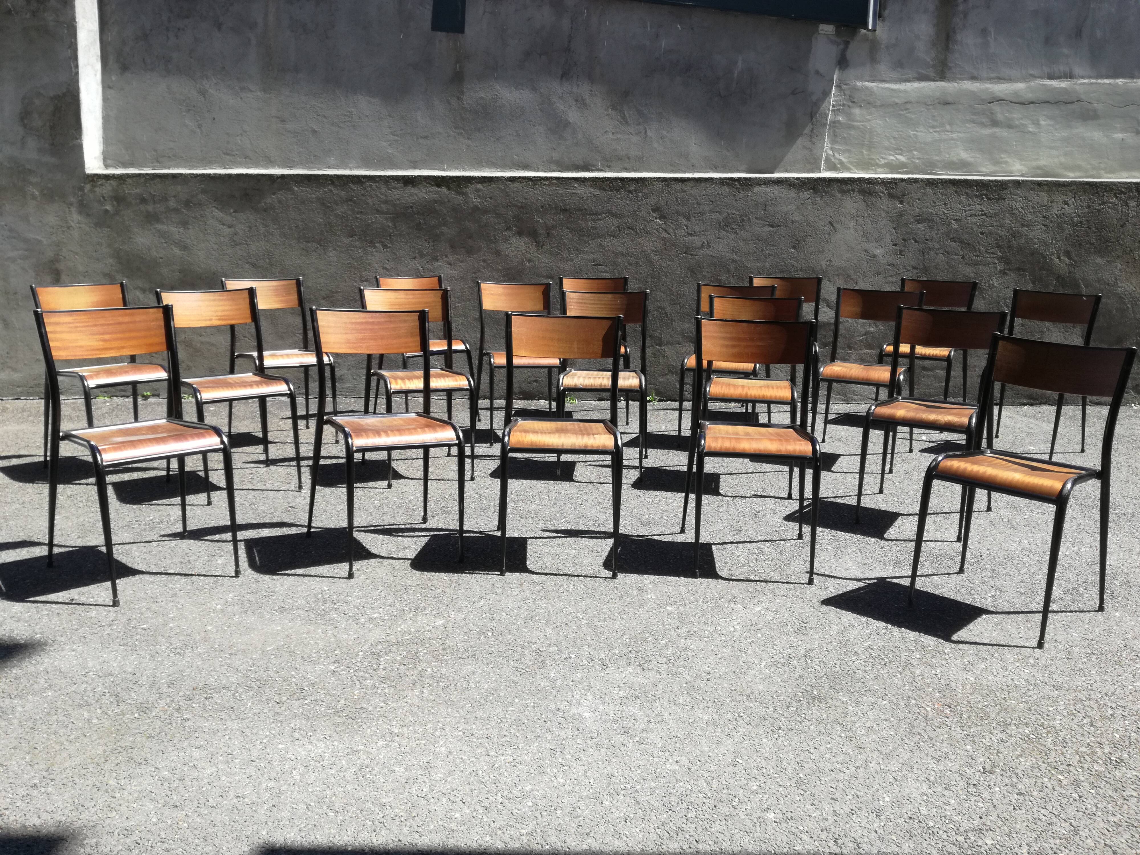 Lot of 20 school chairs