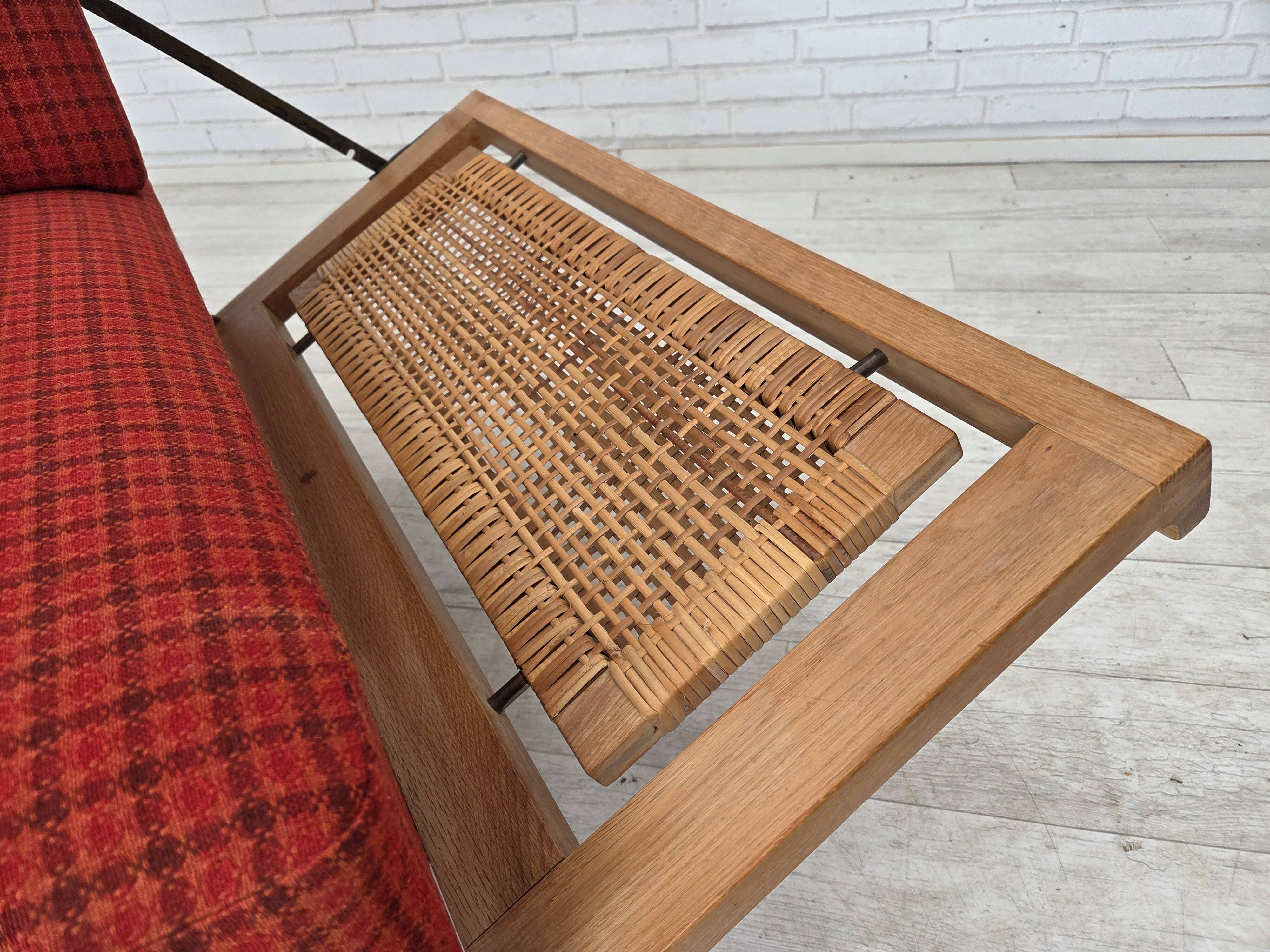 1970s, Danish drop-arm daybed/sofa by Illum Wikkelsø, furniture wool.