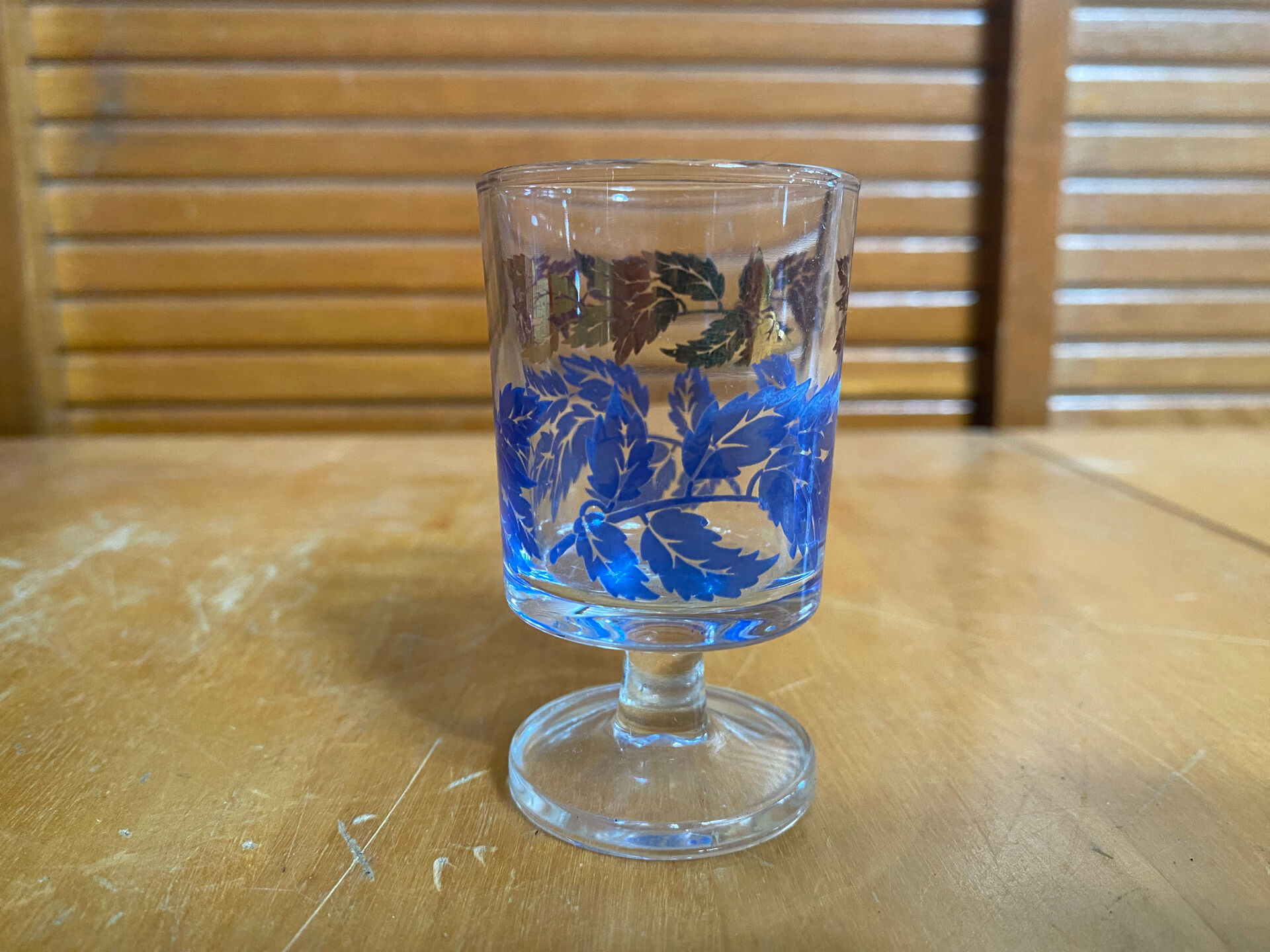 Service liqueur luminarc carafe + 6 verres verre moulé décor feuillage