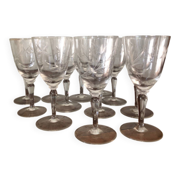 Set of 12 engraved crystal glasses