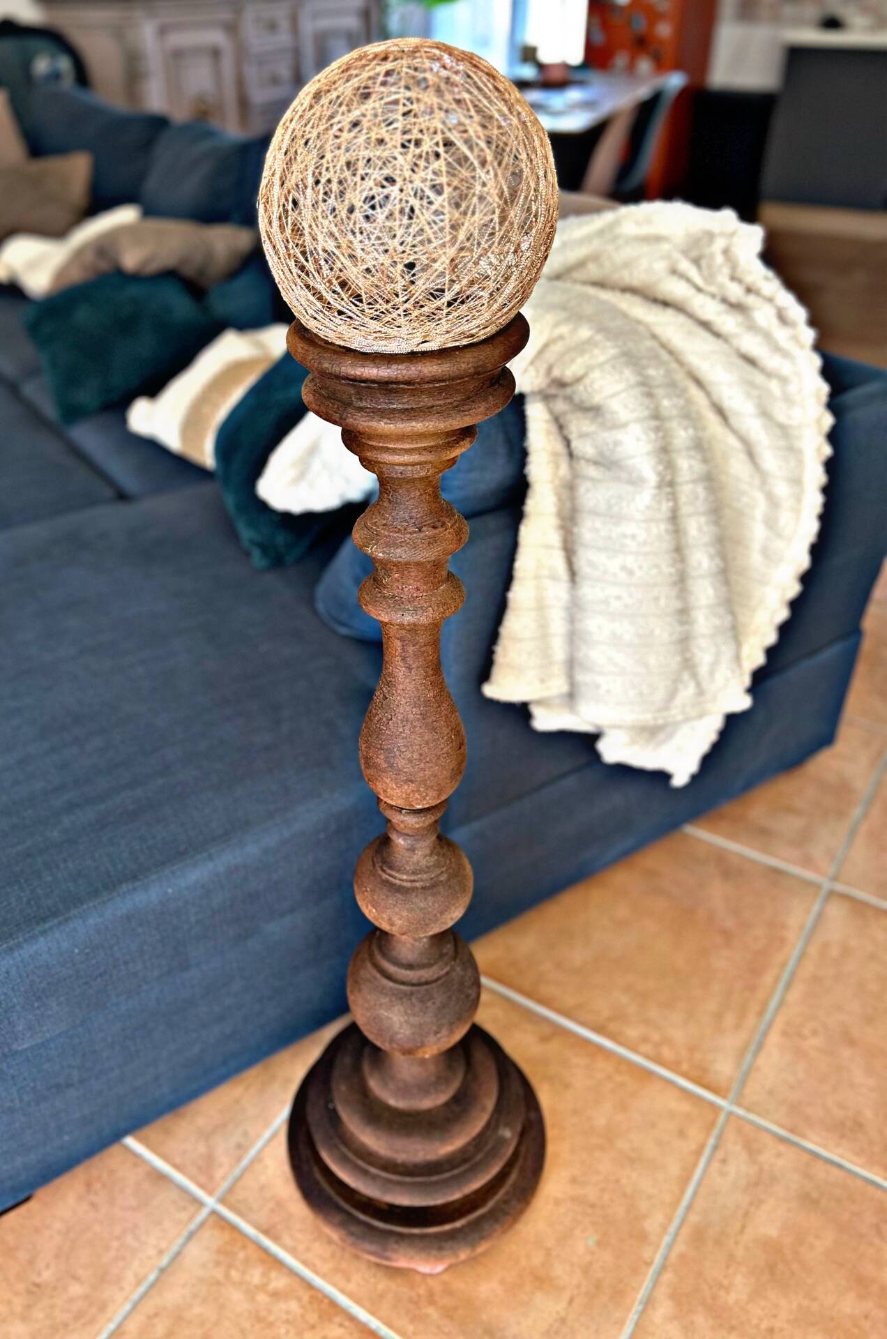 Large hand-patinated wooden candlestick – 100 cm – Unique piece