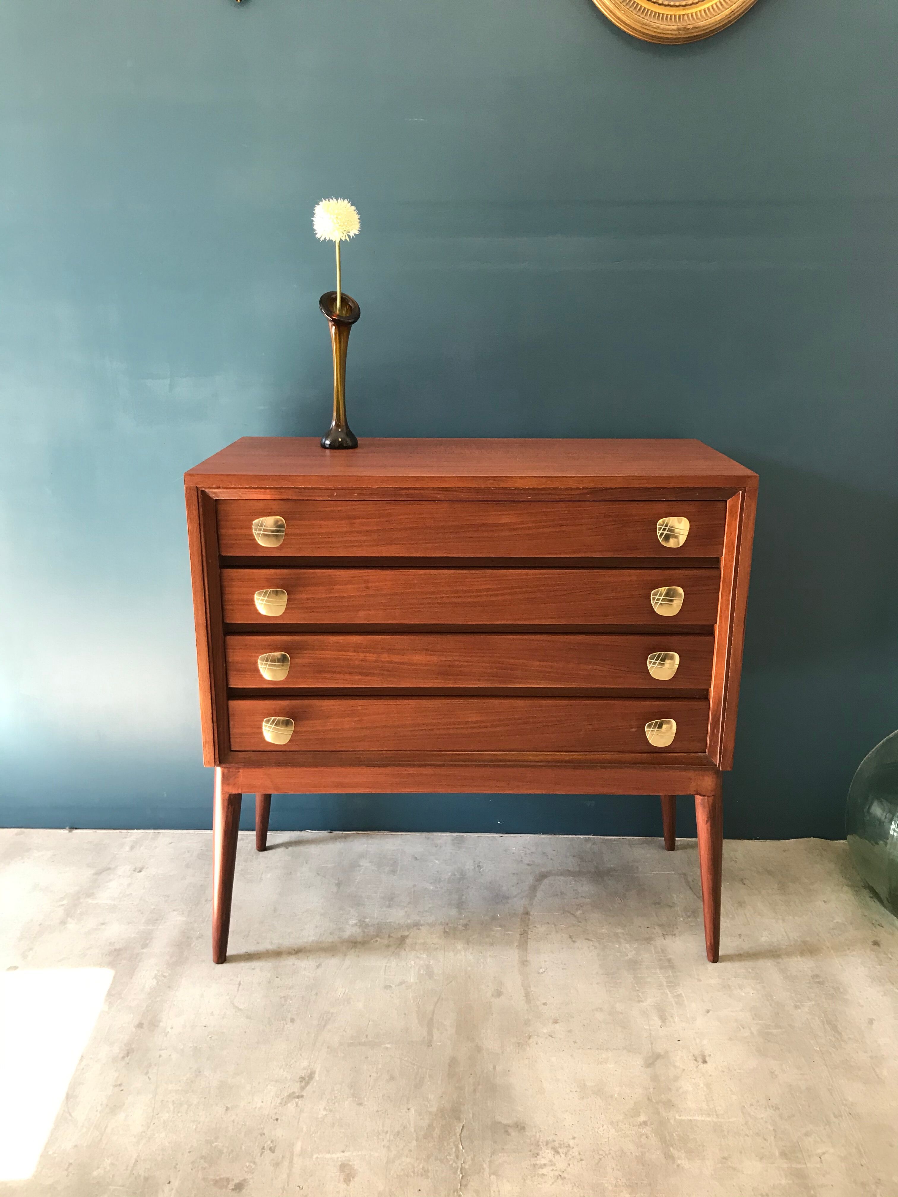 Chest of drawers 4 vintage drawers