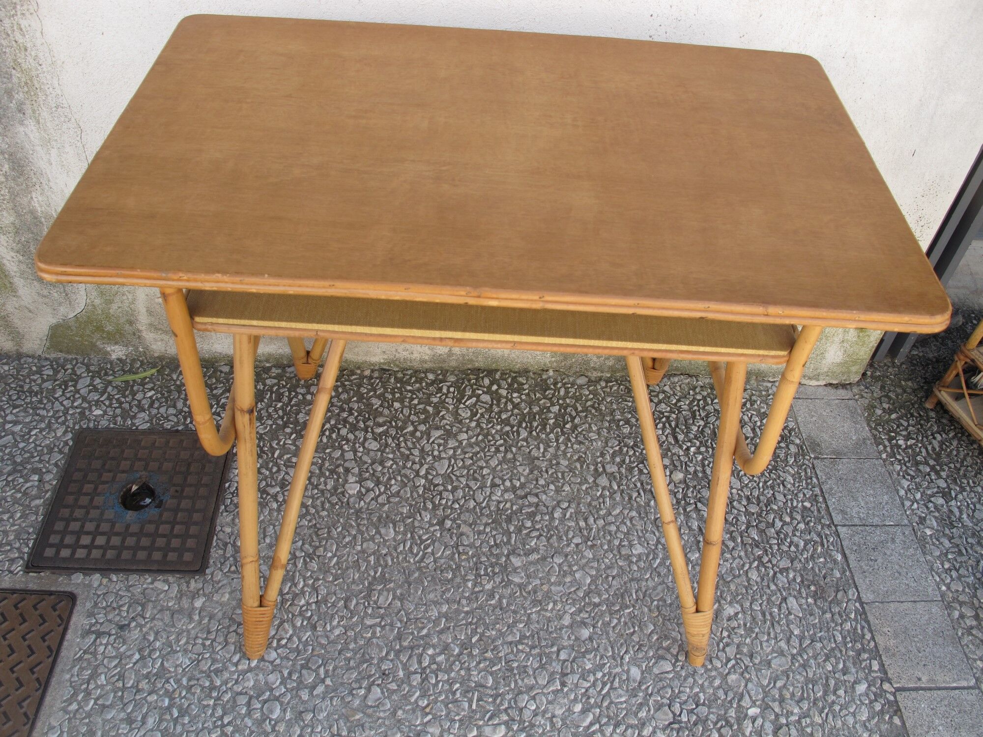 Bureau vintage en rotin
