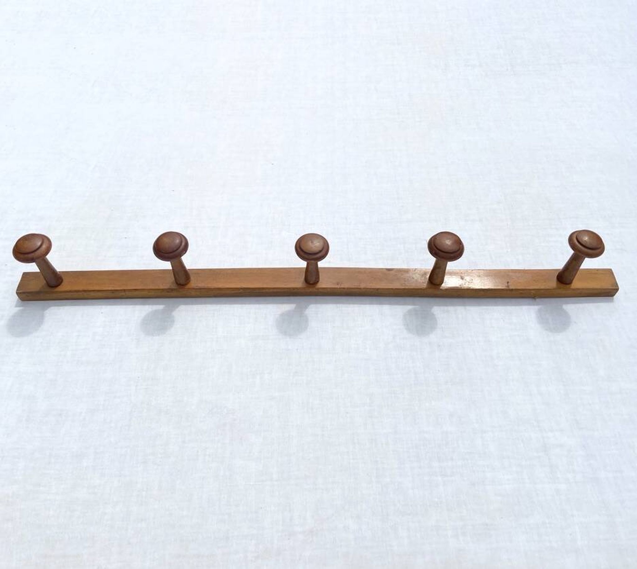 Porte-manteau mural vintage en bois massif à 5 patères - Style bistrot