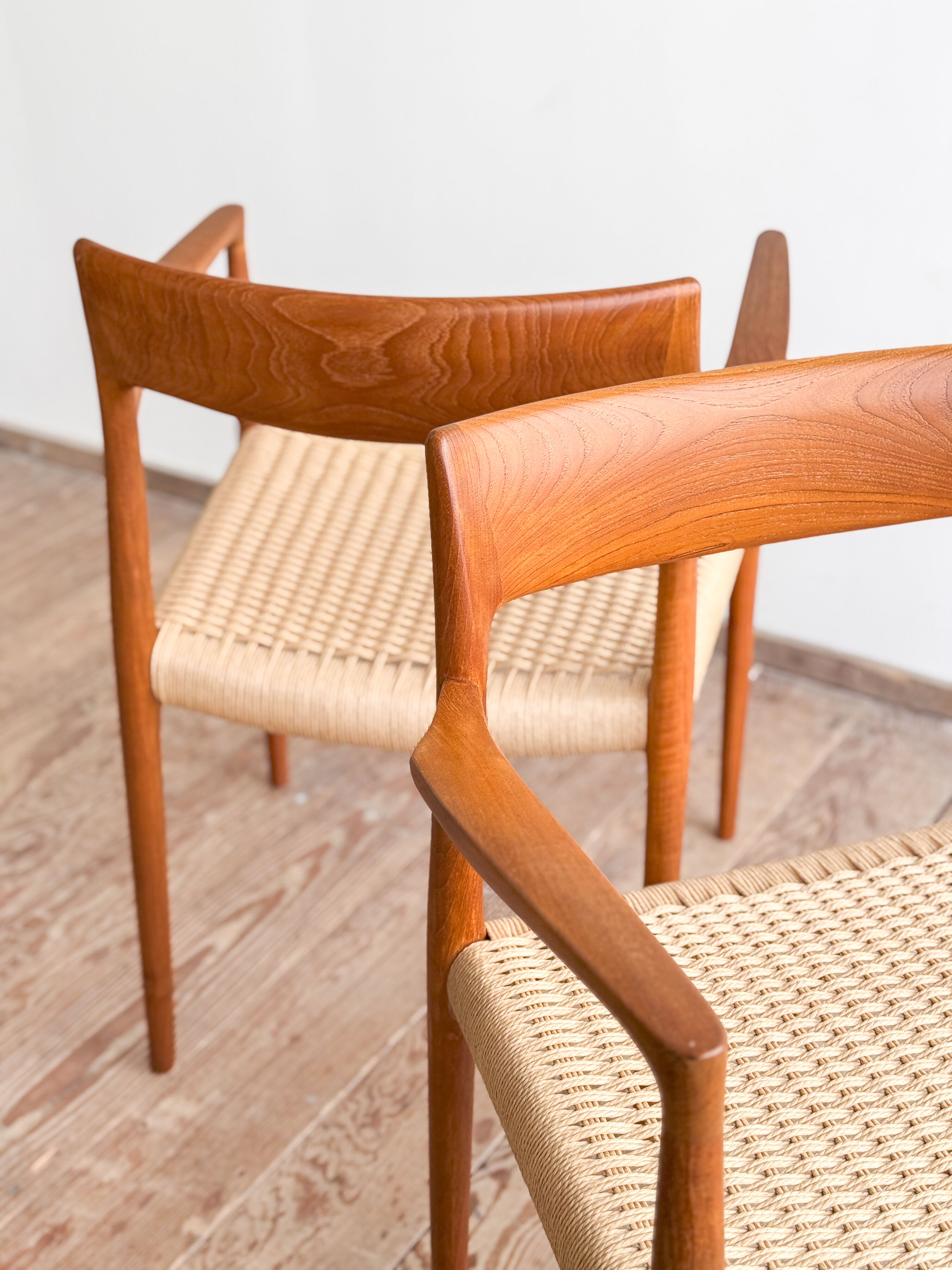 Paire de chaises de salle à manger modèle 57 par Niels O. Møller en teck