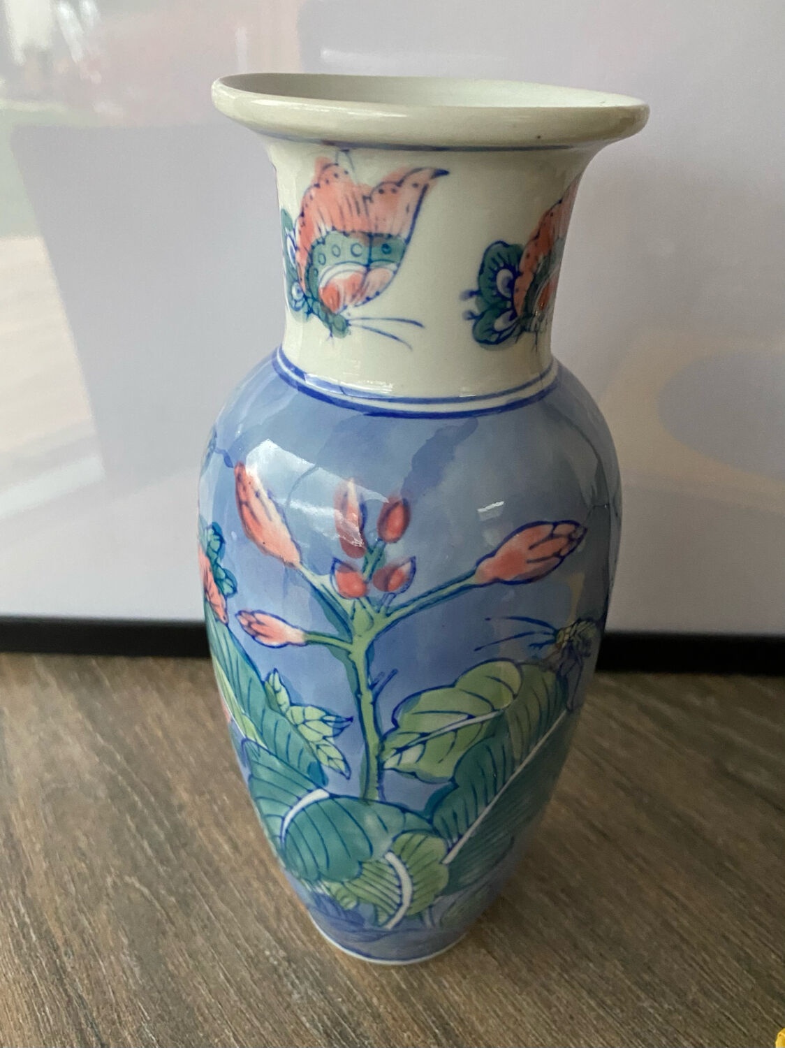Vintage Chinese vase