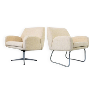 Chaises jaunes vintage,