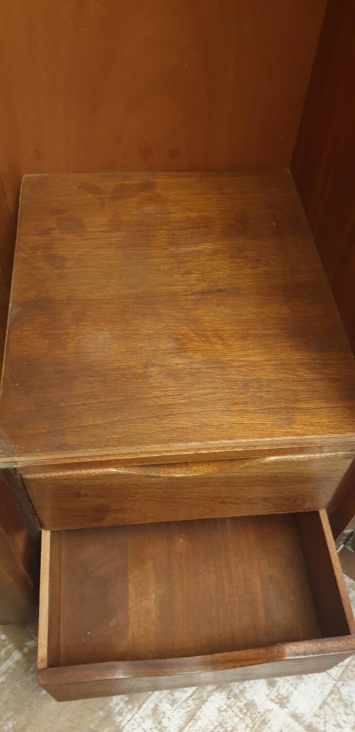 Shrager English Wardrobe