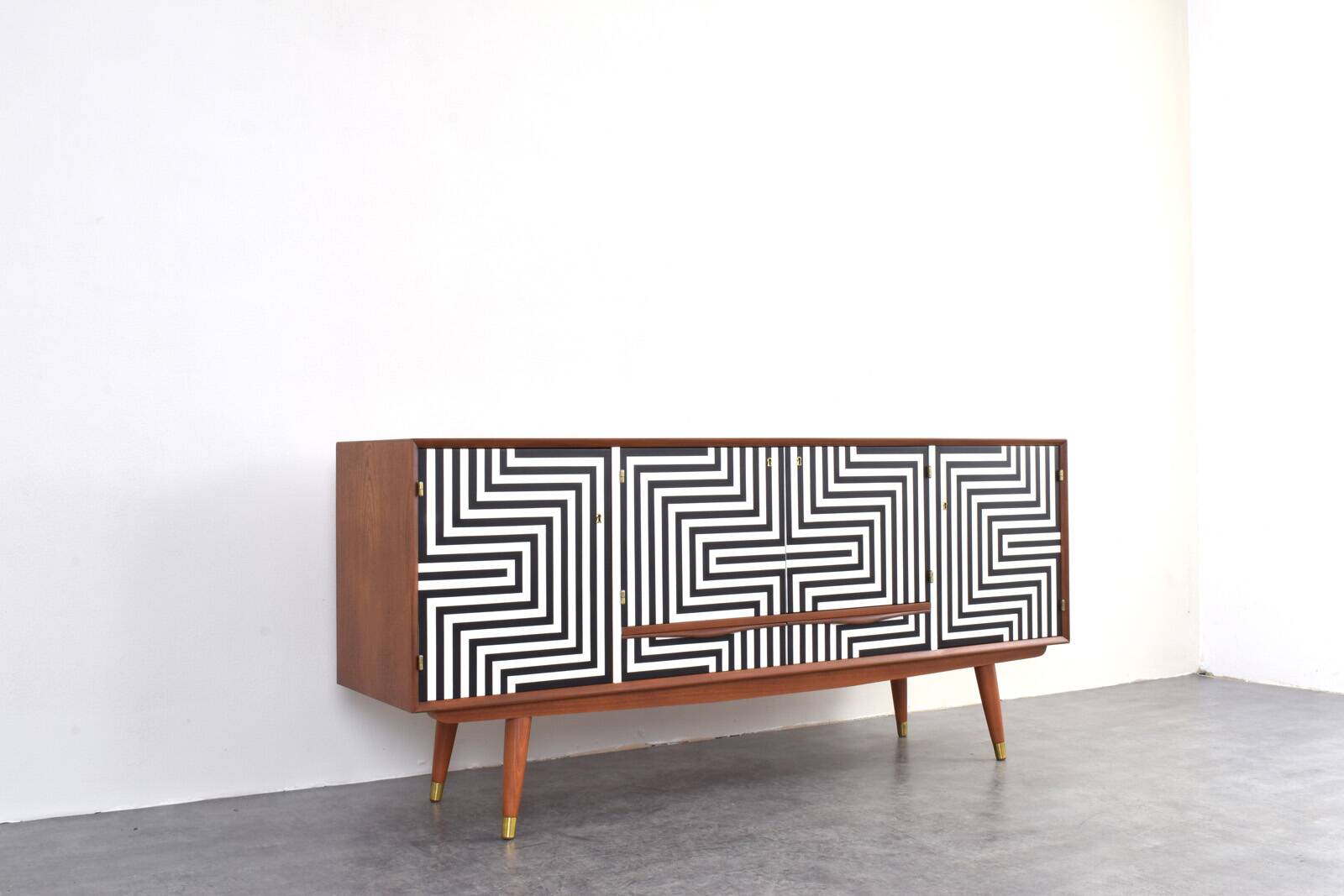 Buffet peint à la main Op-Art du milieu du siècle de Sven Andersen Møbelfabrikk,