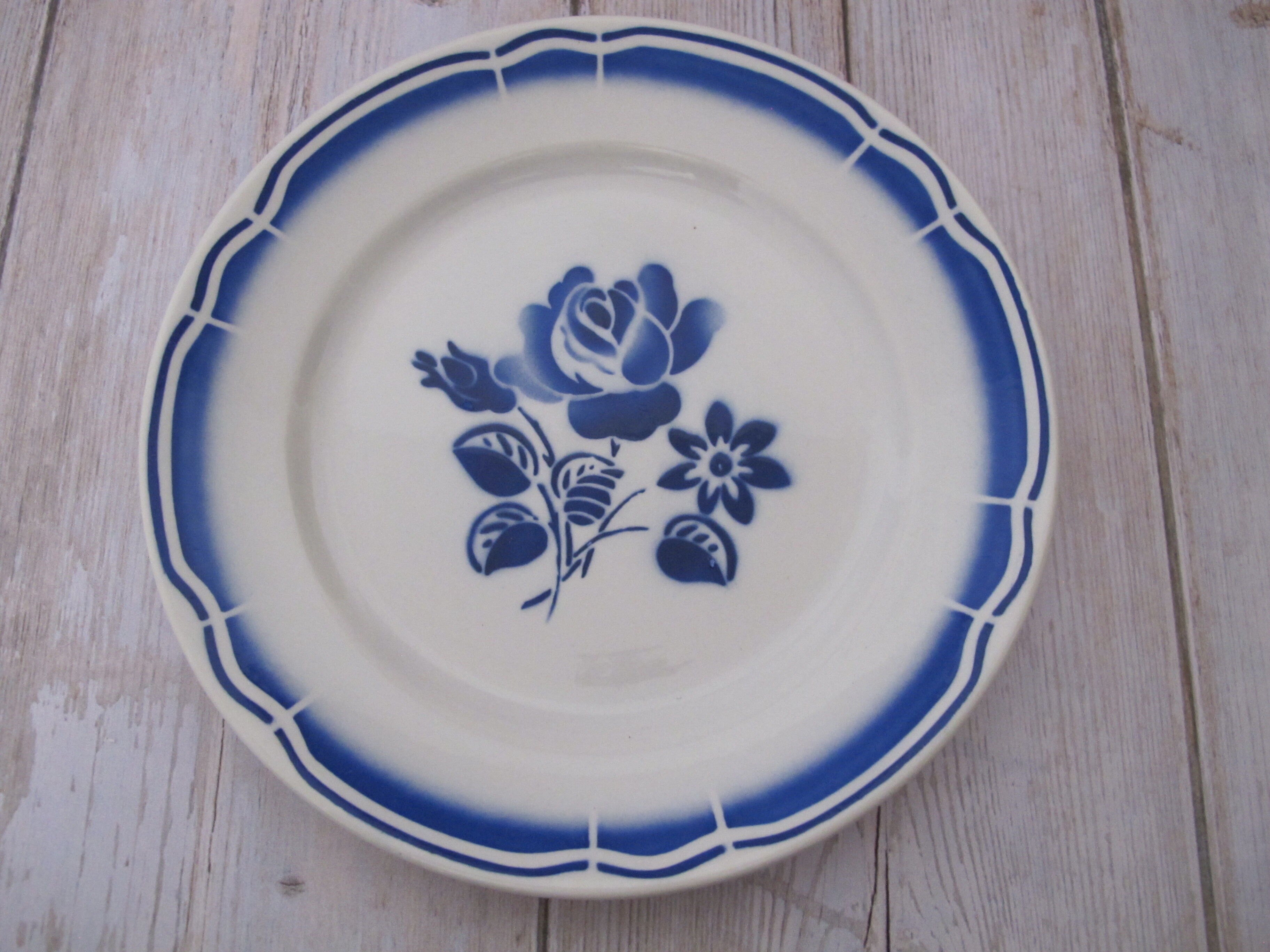 6 vintage plates