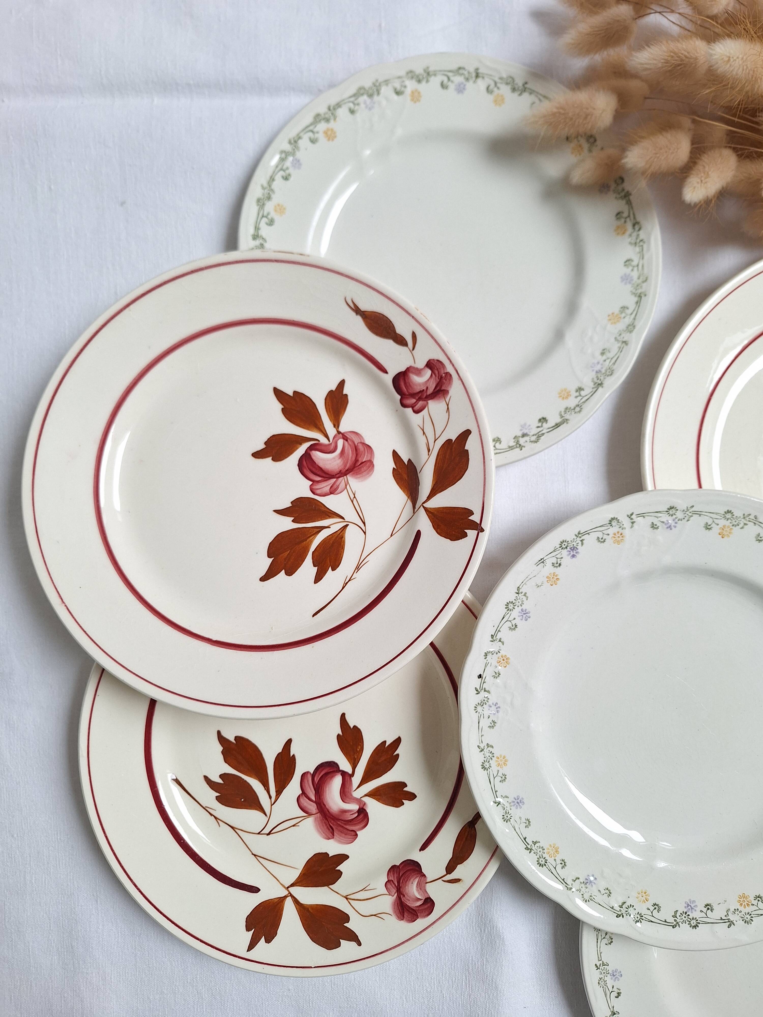 Assiettes à dessert à fleurs  Longwy et Luneville