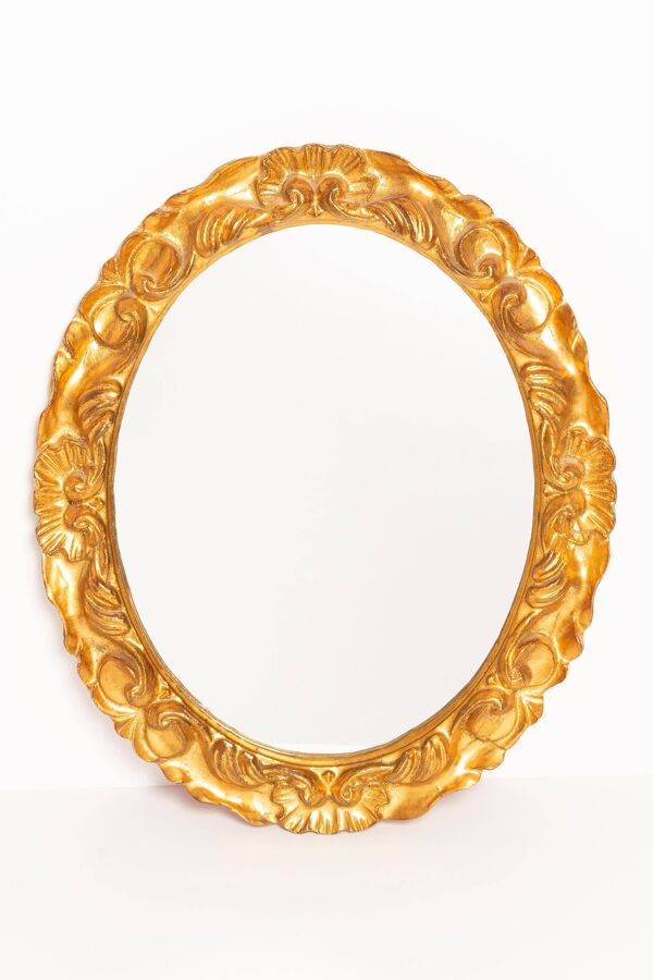 Miroir ovale décoratif en bois doré vintage avec cadre floral, Italie, années 1960