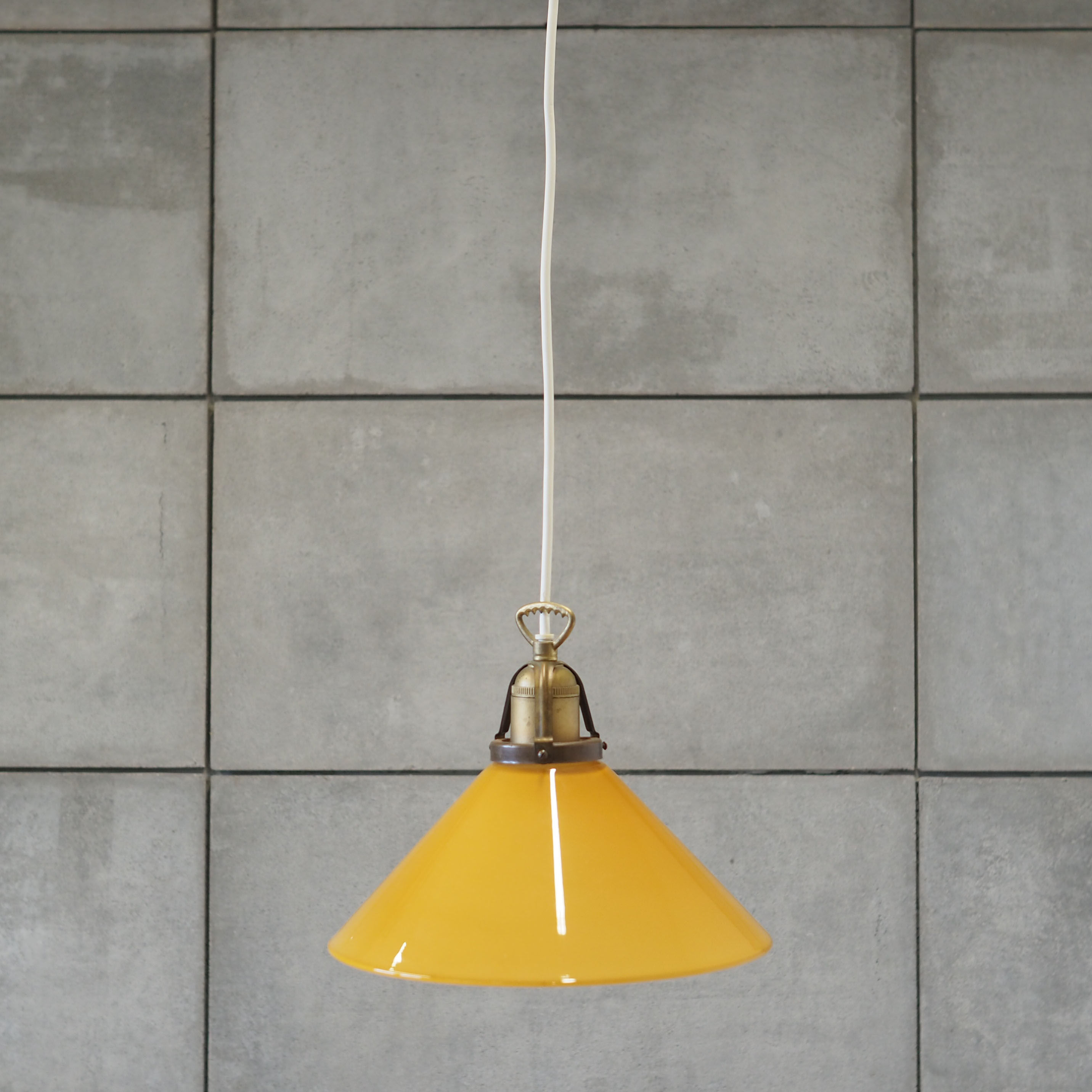 Suspension, design danois, années 1960, fabriquée par Soholm