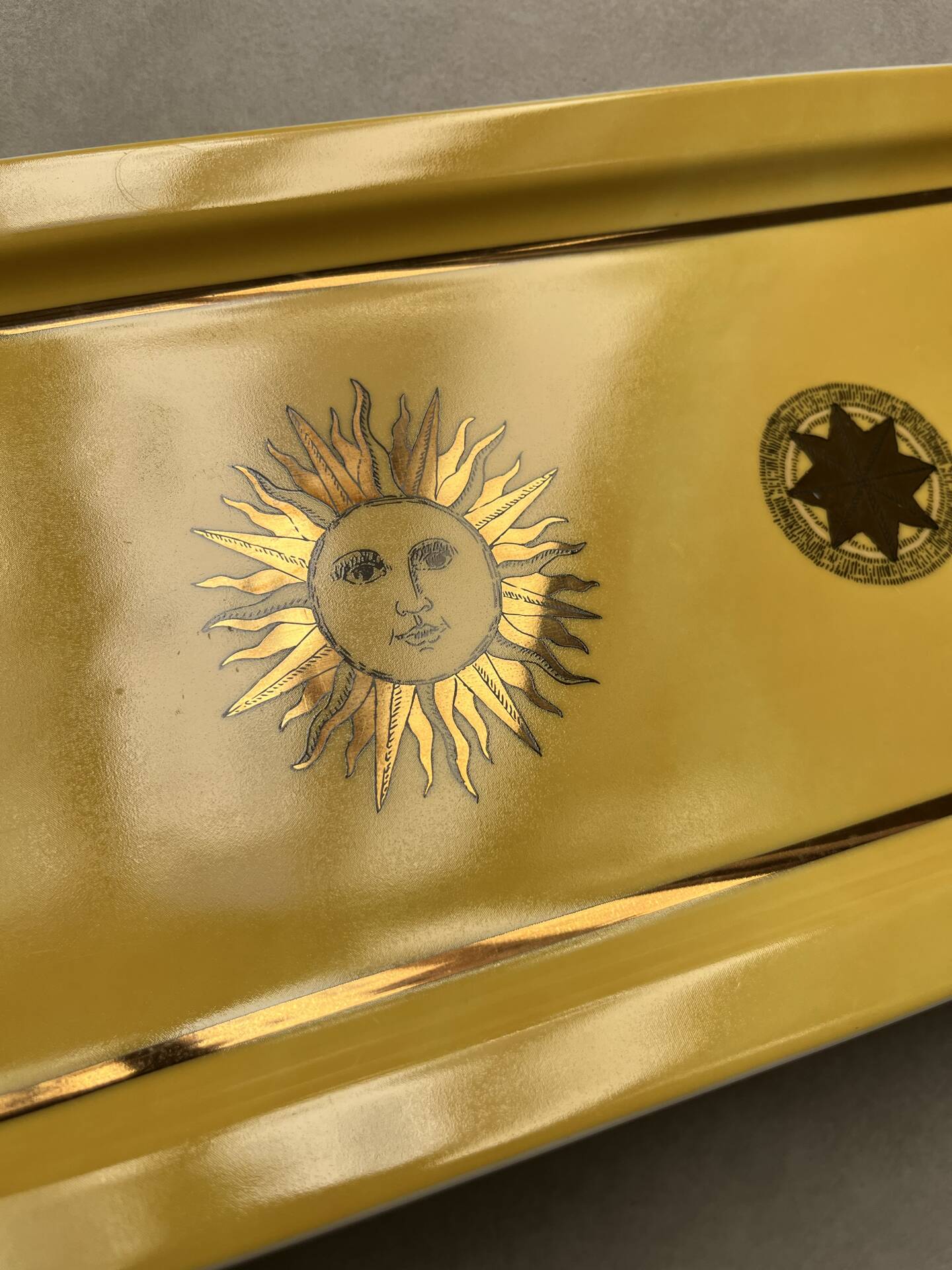 Porcelain cake dish with gold decoration, Moon and Sun