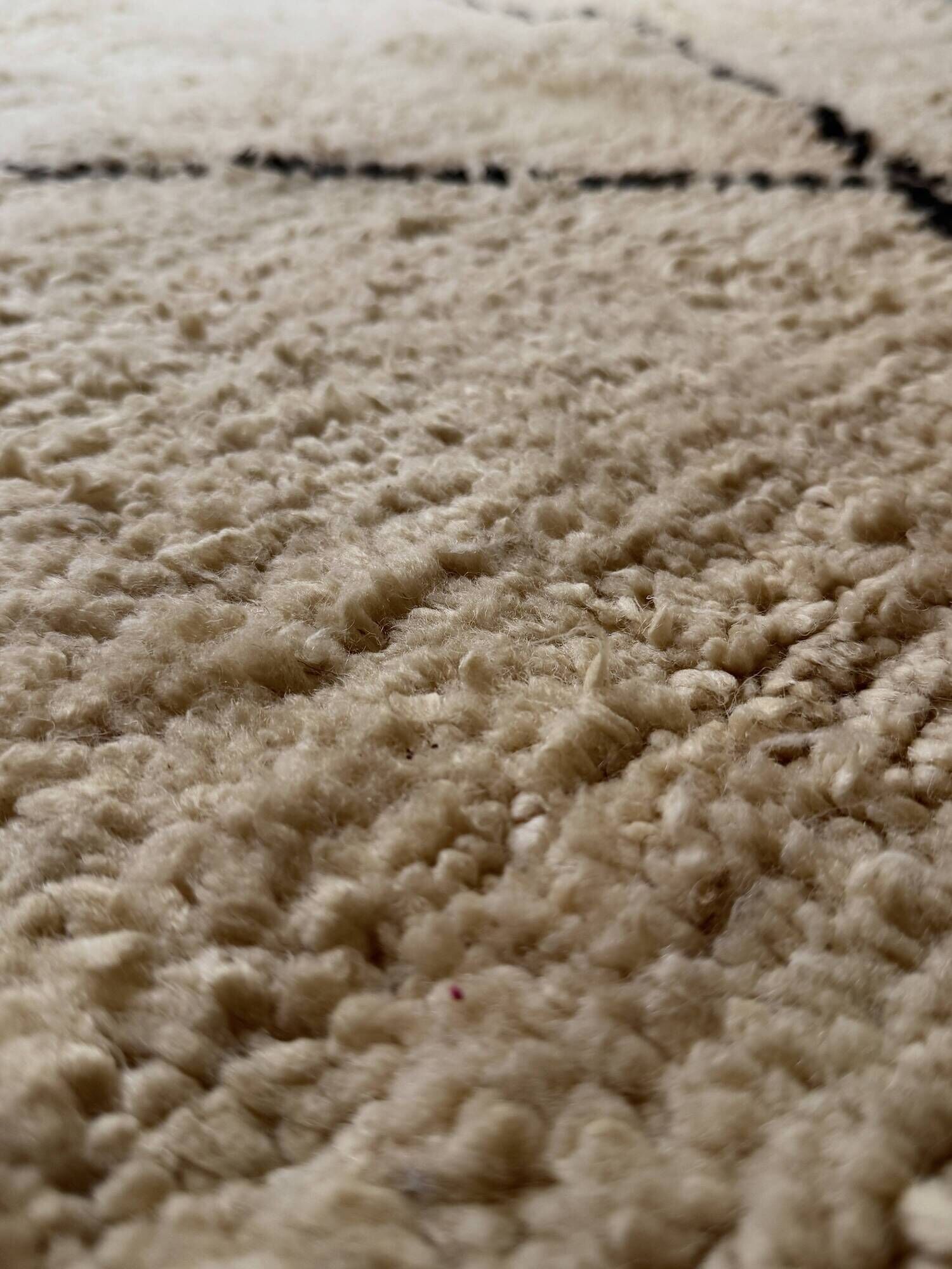 Ancient Berber rug in ecru/brown, handmade 100% virgin wool, 2m x 1.5m.