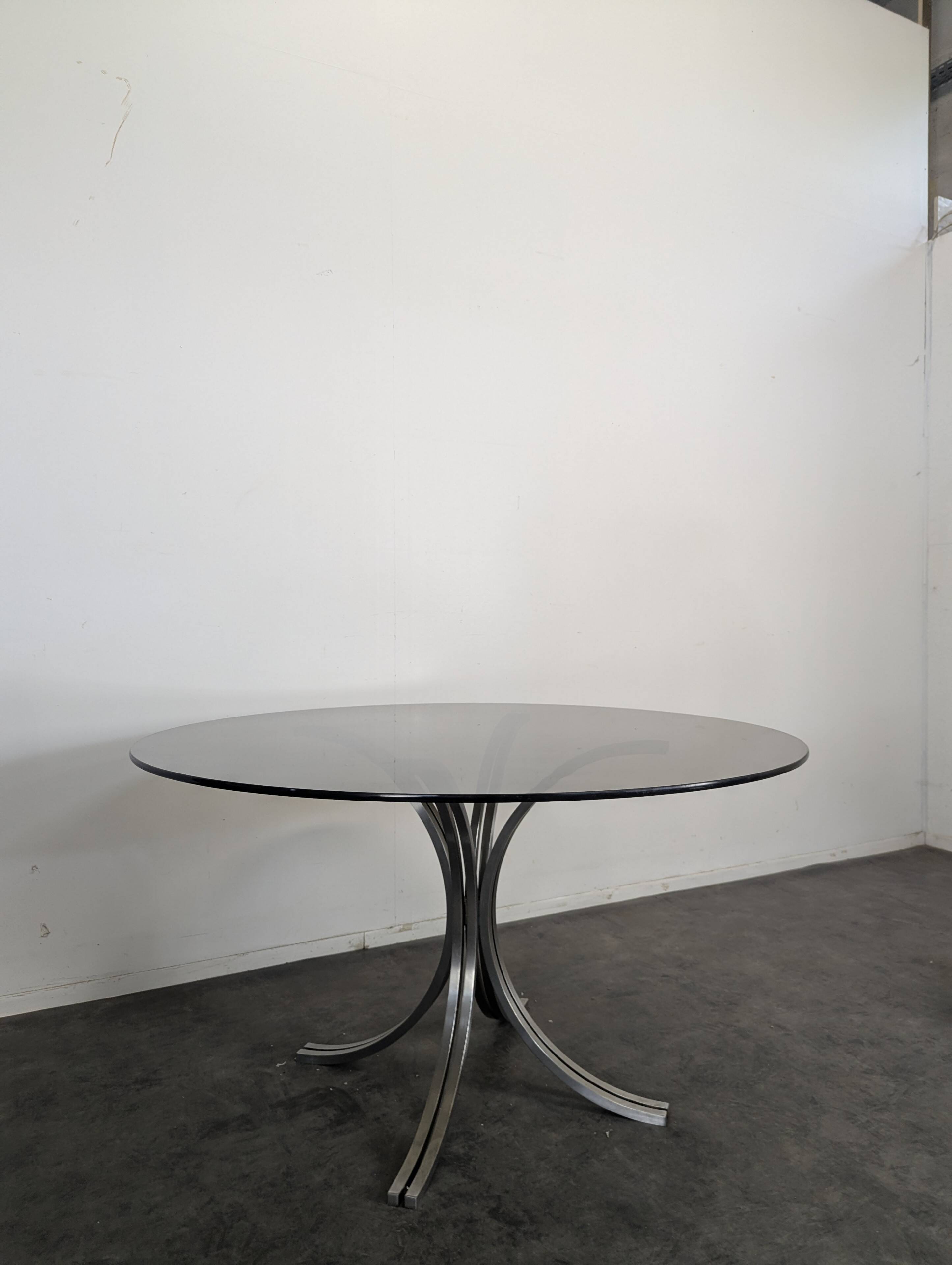 Table space age plateau verre fumé et piètement chromé