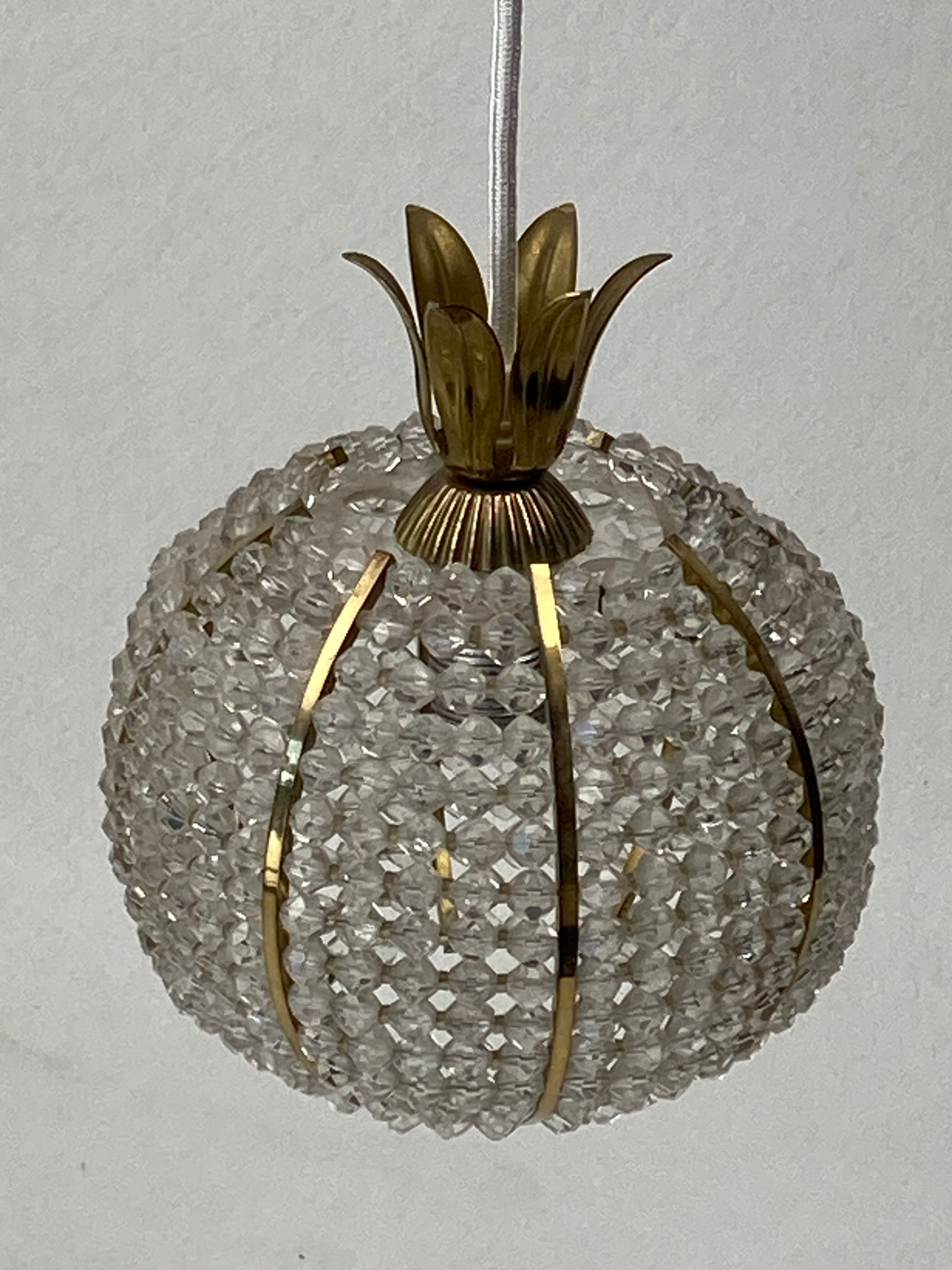 Suspension en cascade de pommes de pin régence hollywoodienne par Emil Stejnar pour Rupert Nikoll