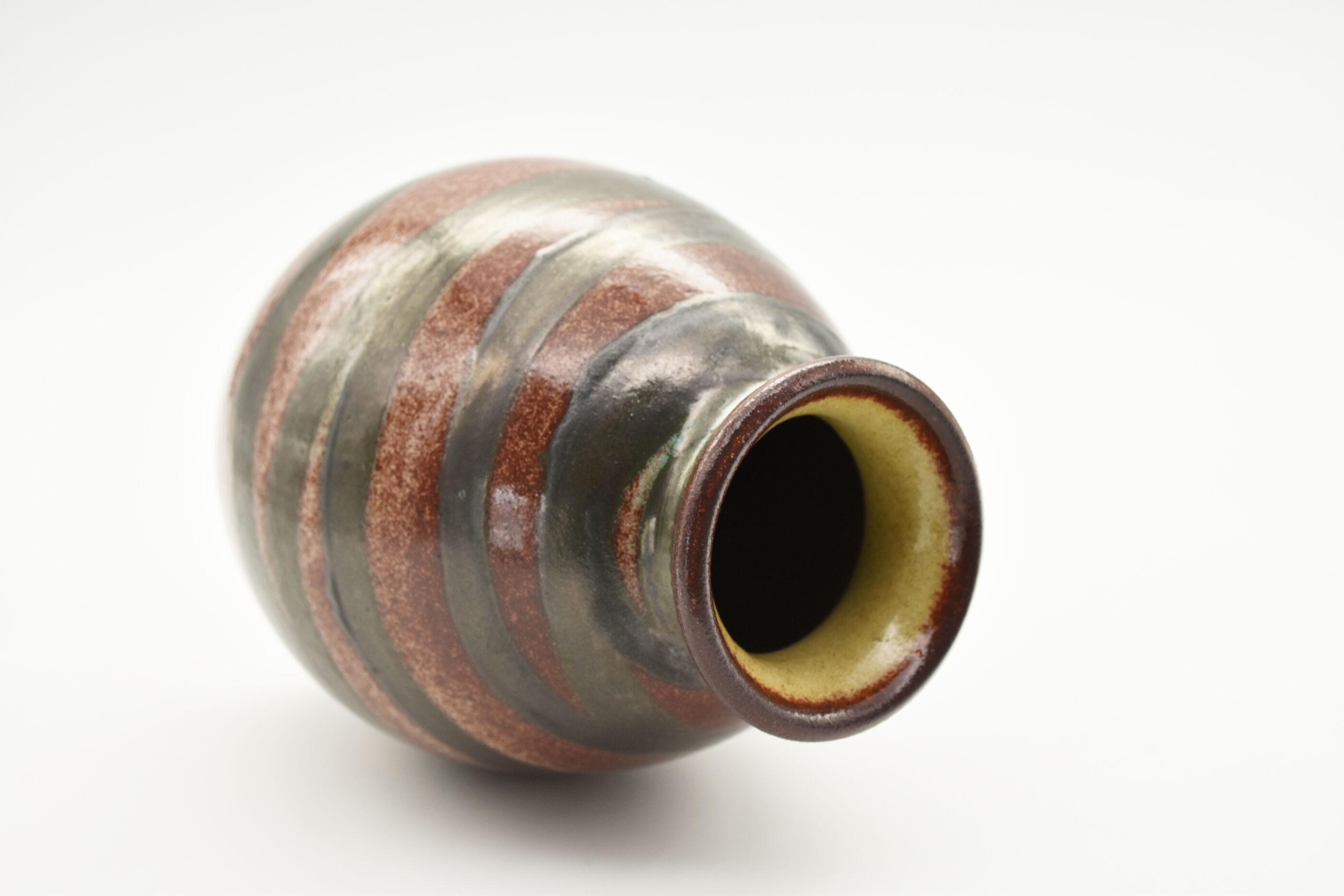 Accolay ceramic vase