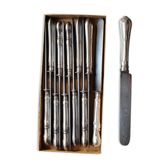 12 couteaux anciens en métal argenté Orfevre Boulenger