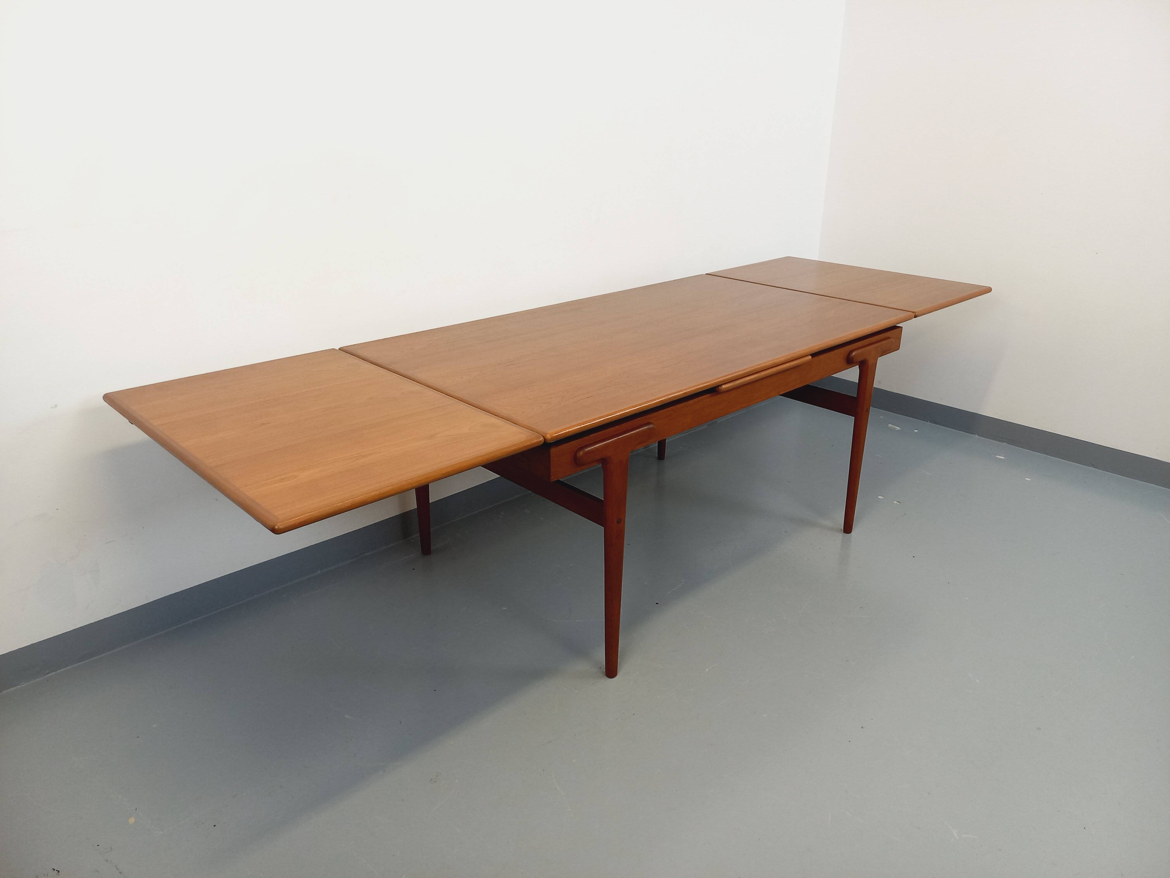 Vintage rectangular Scandinavian dining table by Ejvind A. Johansson teak